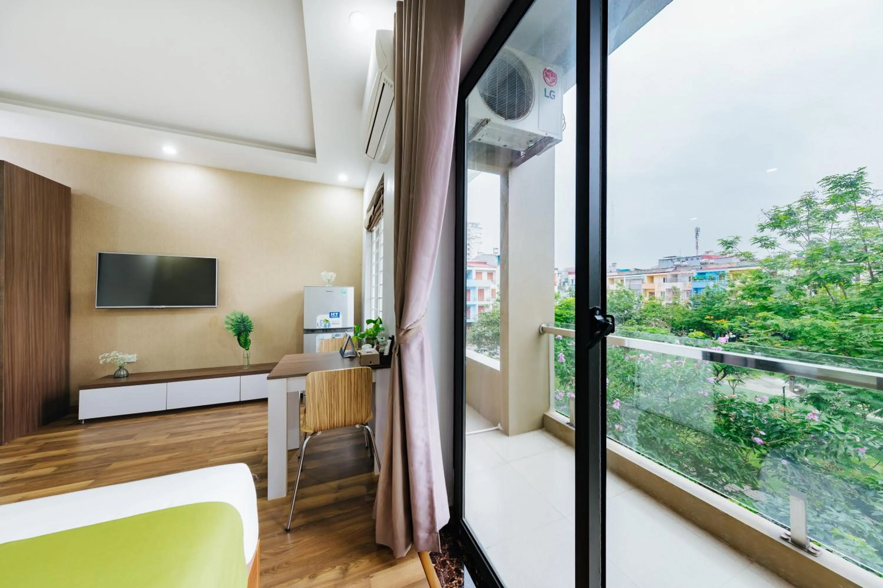 Garden view, Bed in Hana 1 Apartment & Hotel Bac Ninh