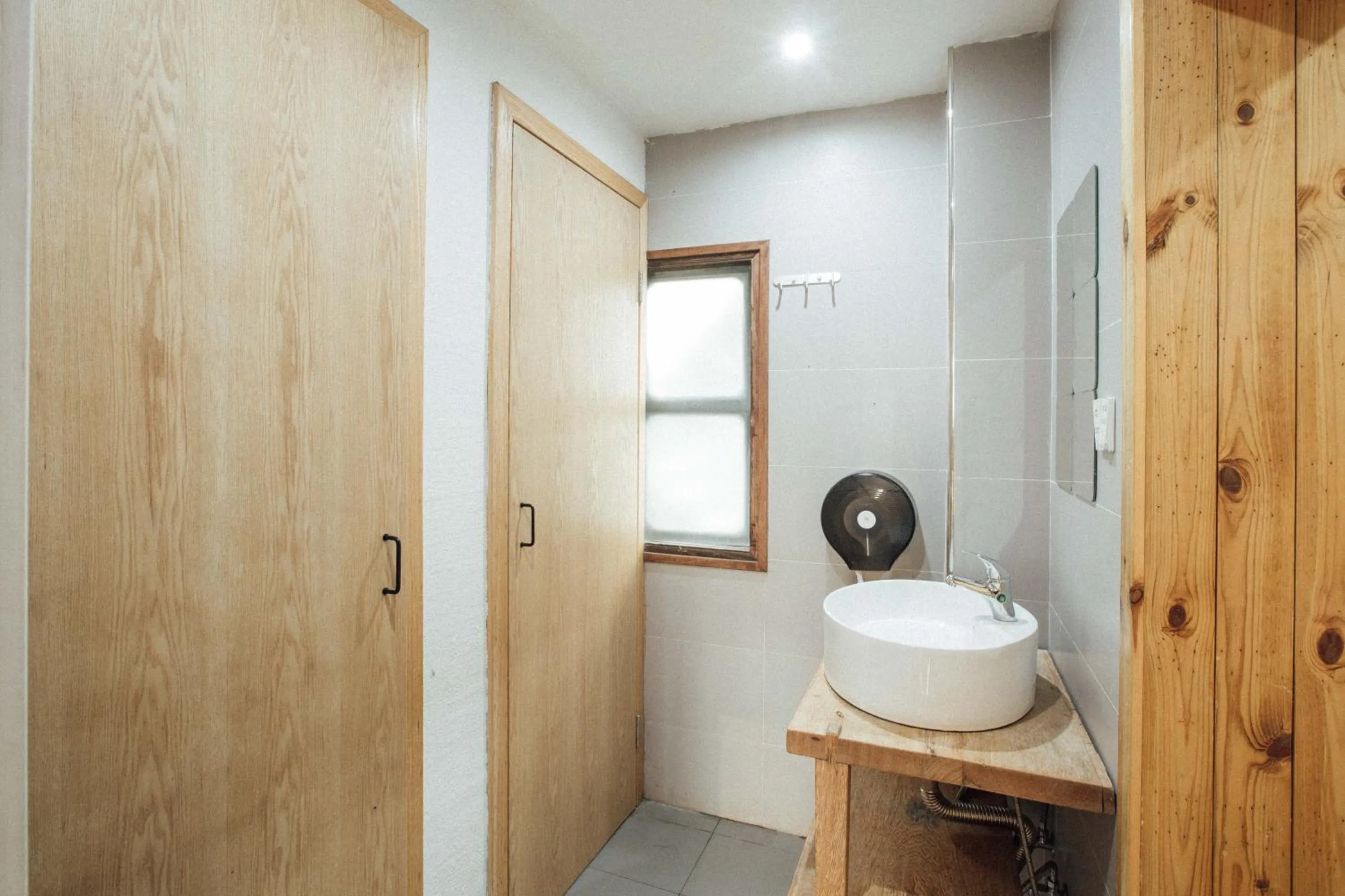 Toilet in Lao men dong International Youth Hostel