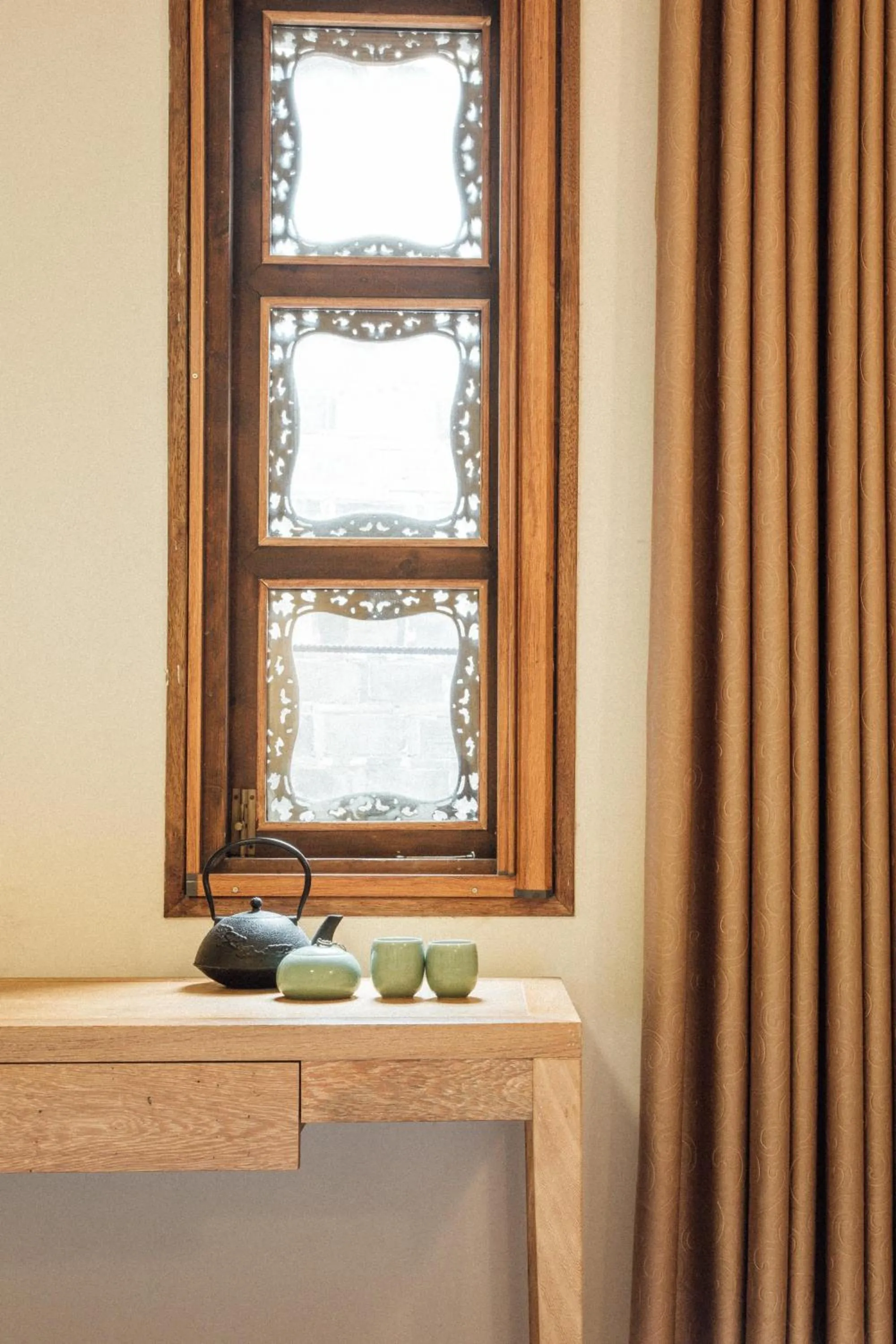 Decorative detail in Lao men dong International Youth Hostel