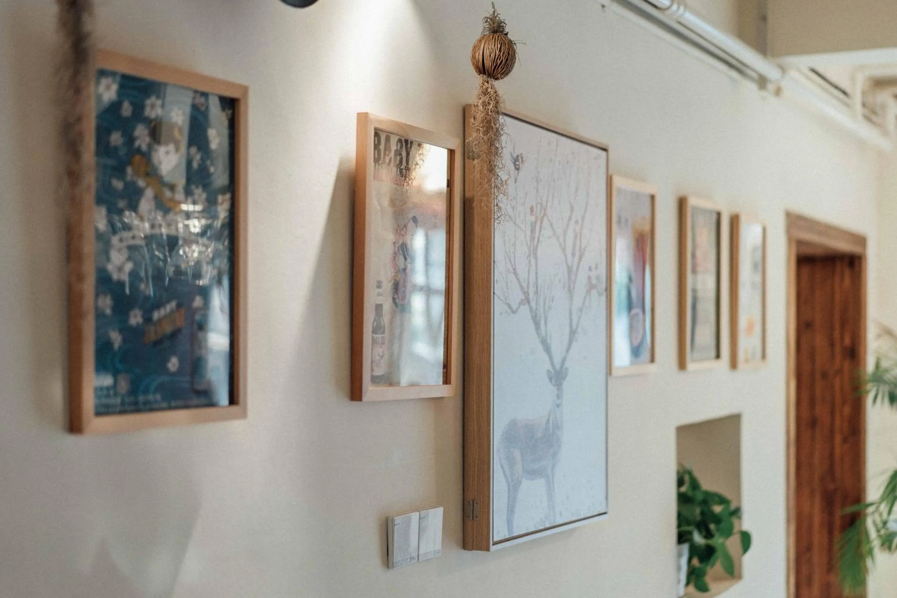 Decorative detail in Lao men dong International Youth Hostel