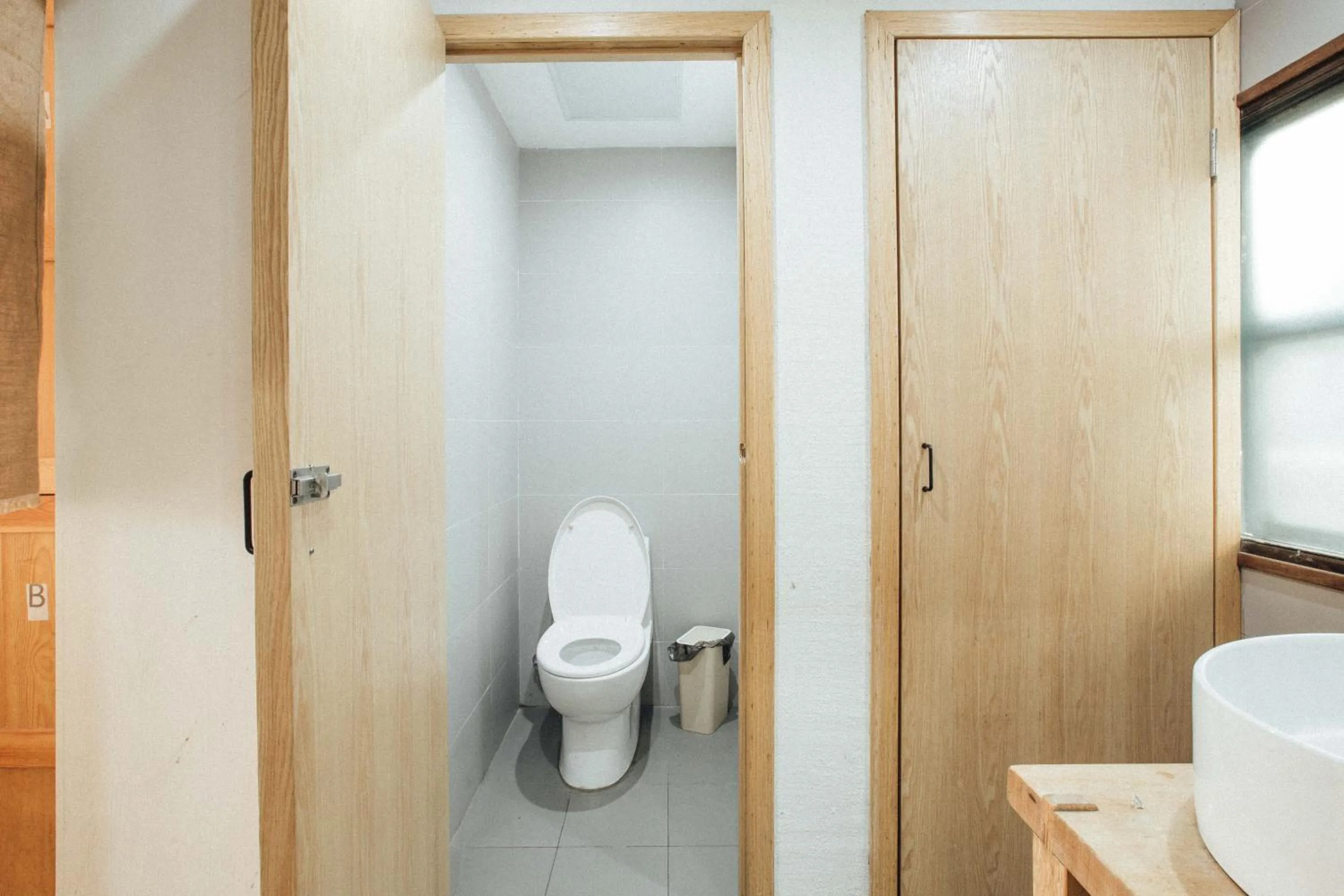 Toilet in Lao men dong International Youth Hostel