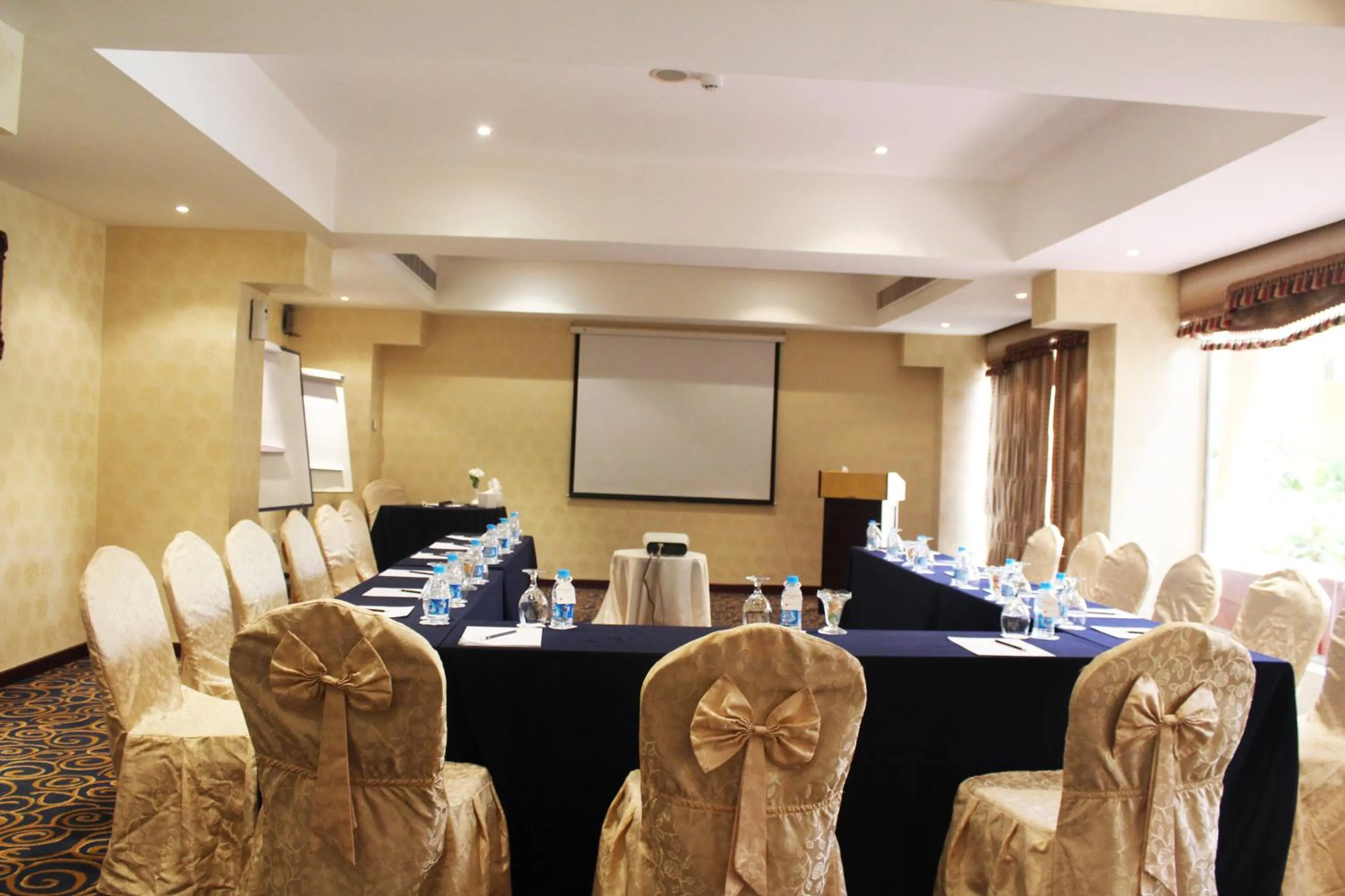 Coffee/tea facilities in Ramada Riyadh Hotel