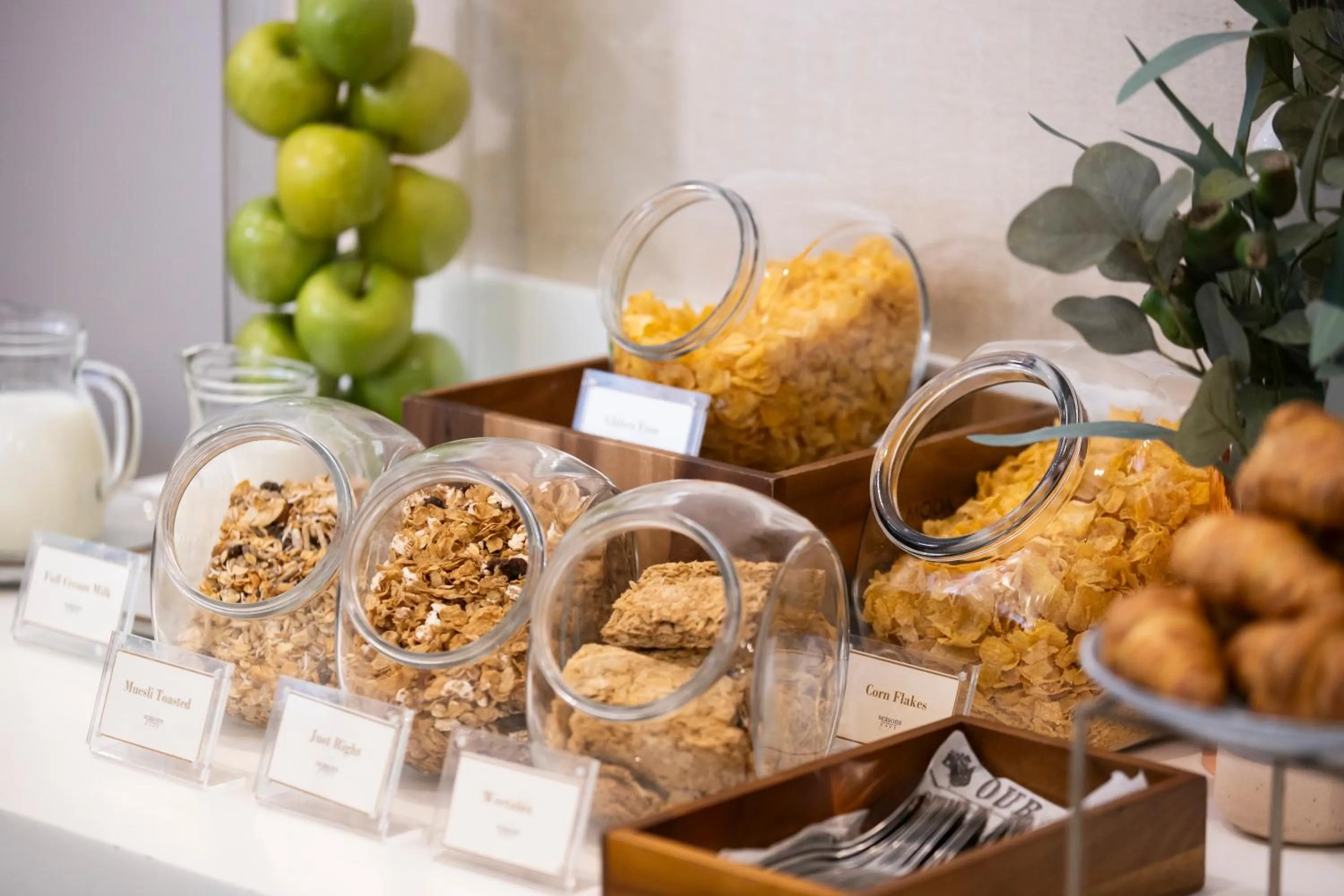 Restaurant/places to eat in The Sydney Boulevard Hotel