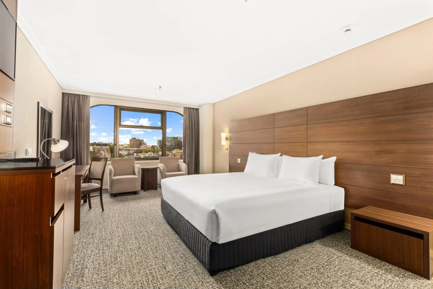 Deluxe City Room in The Sydney Boulevard Hotel