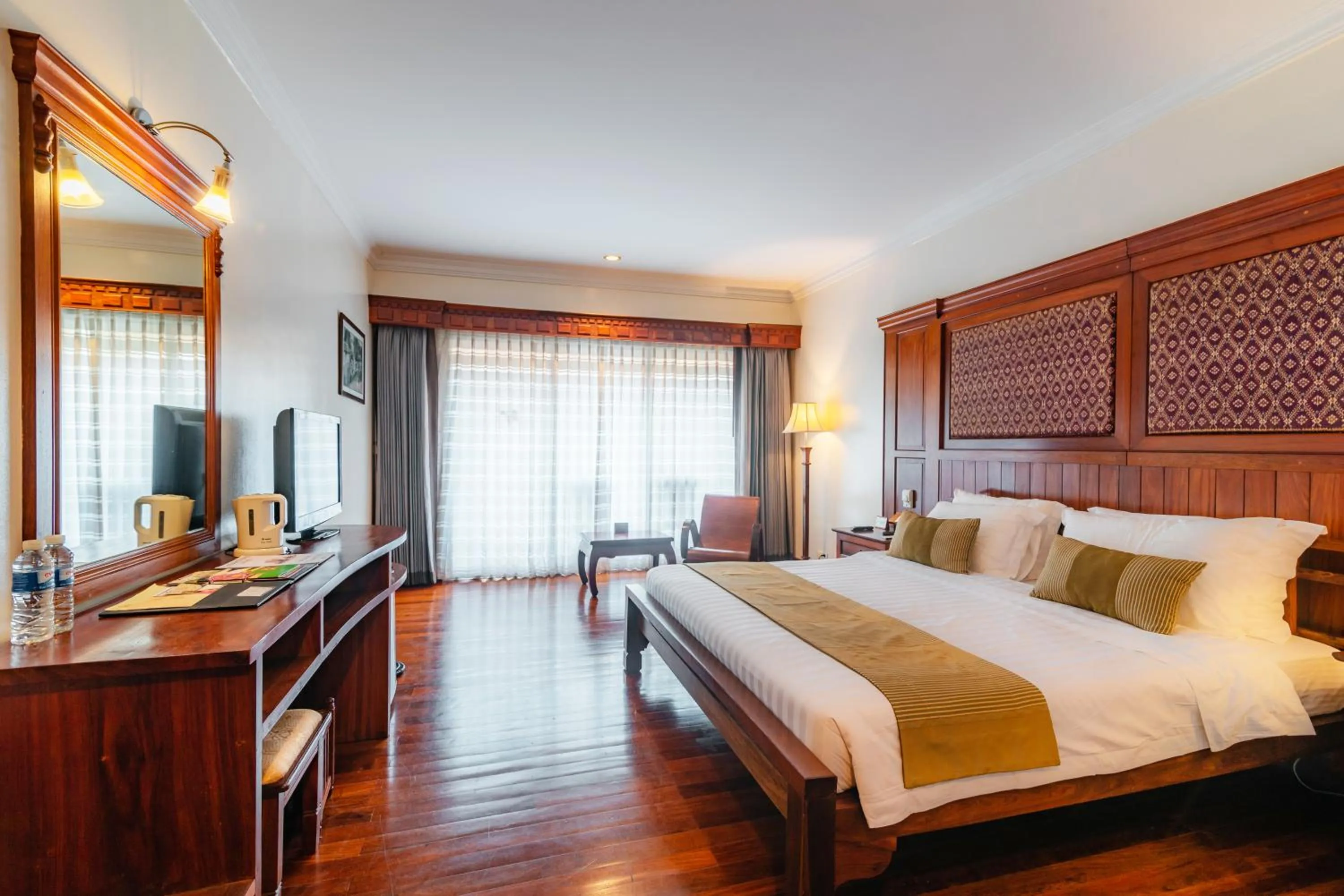 Photo of the whole room, Bed in Empress Angkor Resort & Spa
