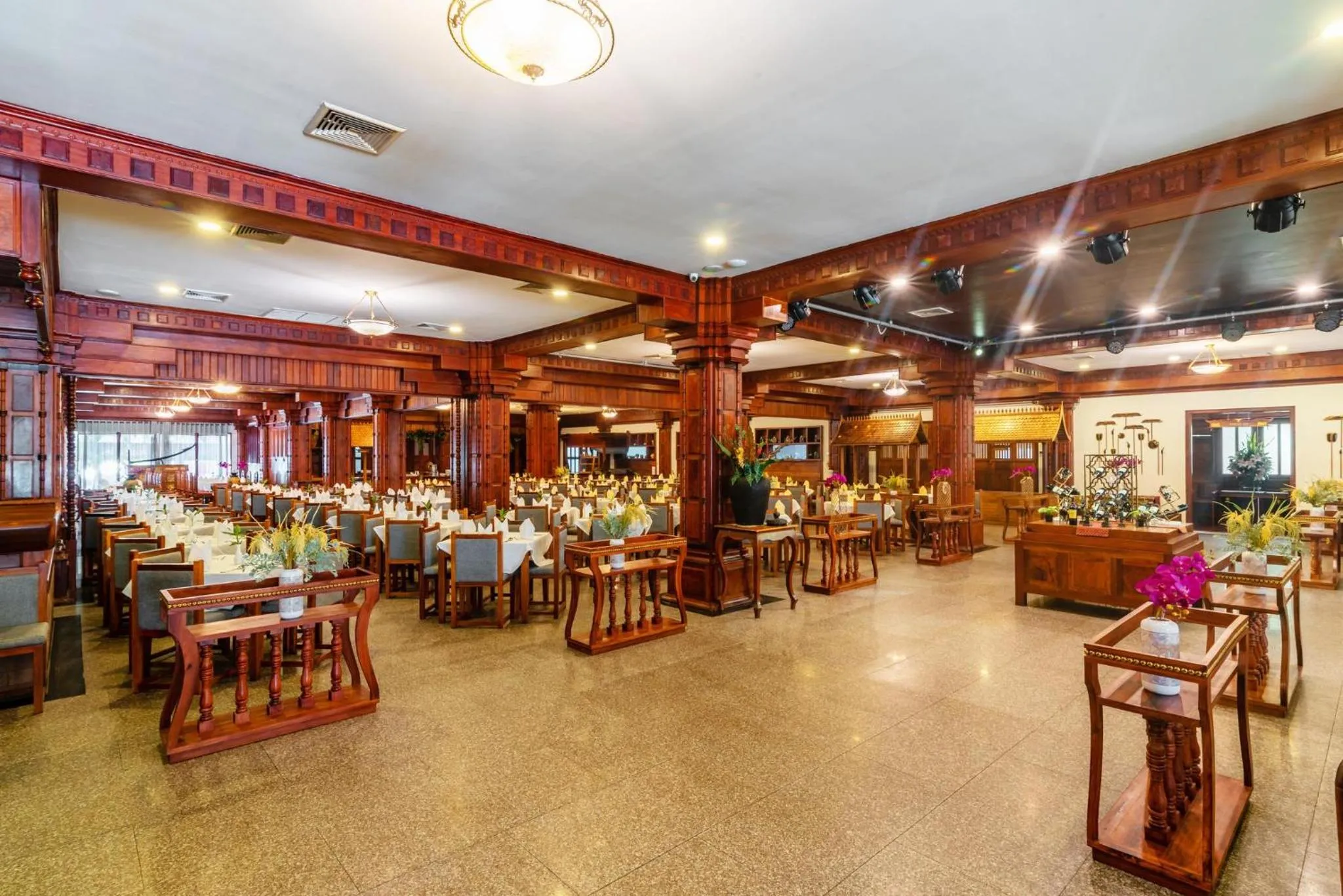 Restaurant/places to eat in Empress Angkor Resort & Spa