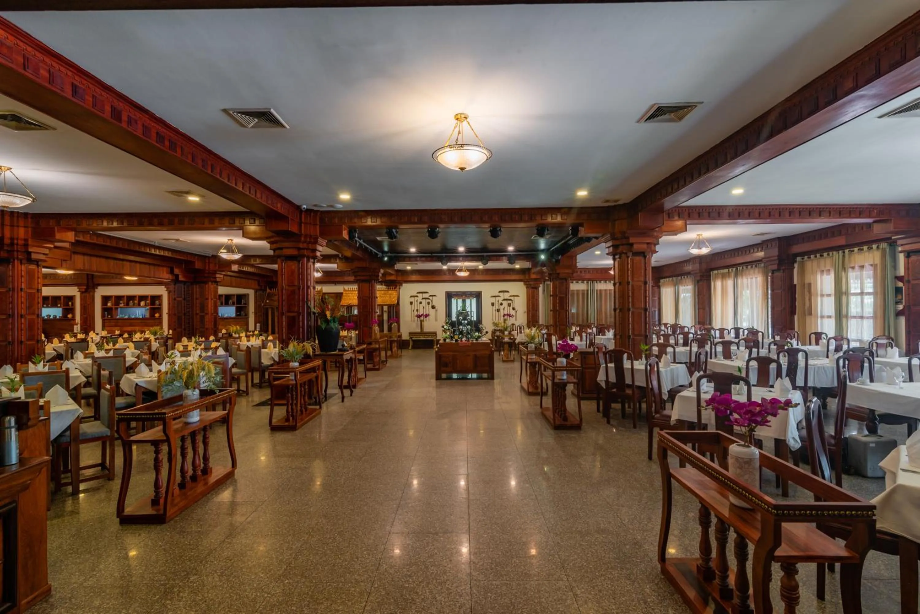 Restaurant/places to eat in Empress Angkor Resort & Spa