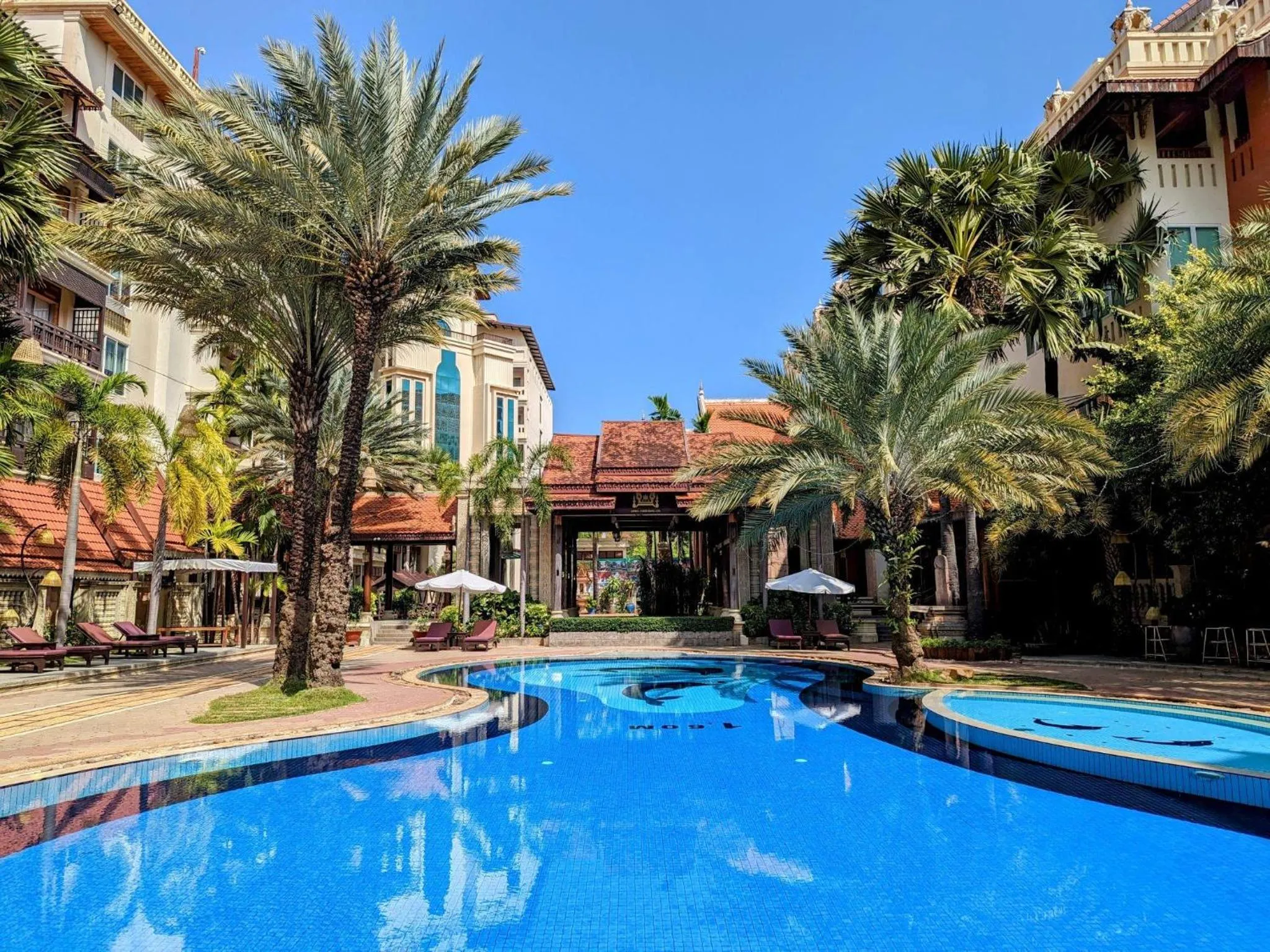 Swimming pool in Empress Angkor Resort & Spa