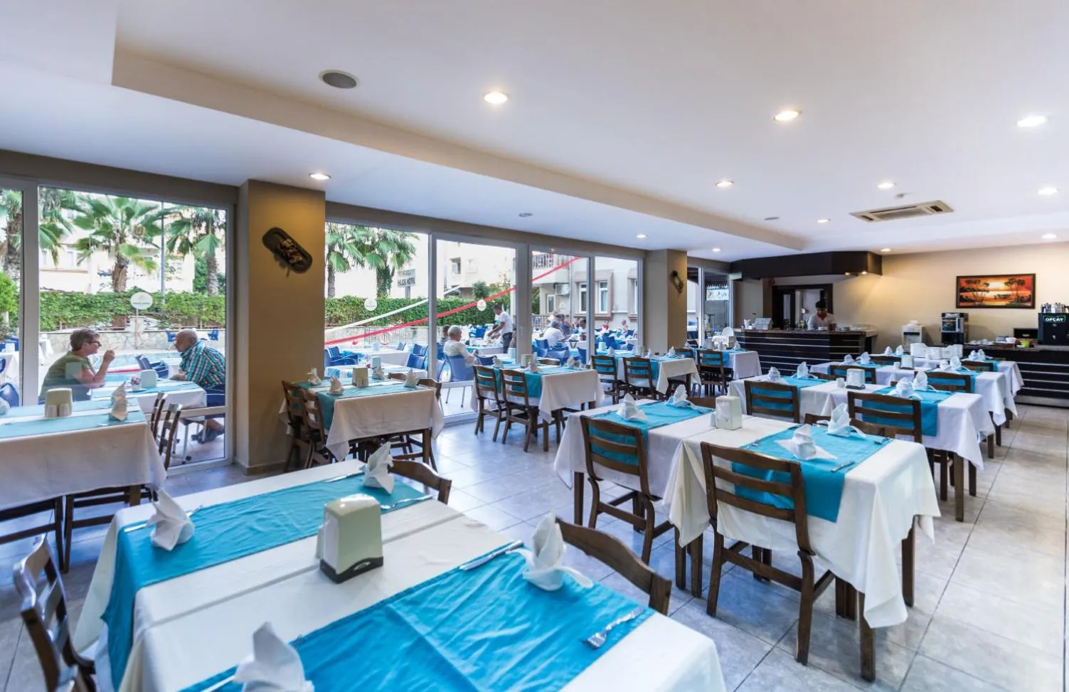 Restaurant/places to eat in Helios Hotel