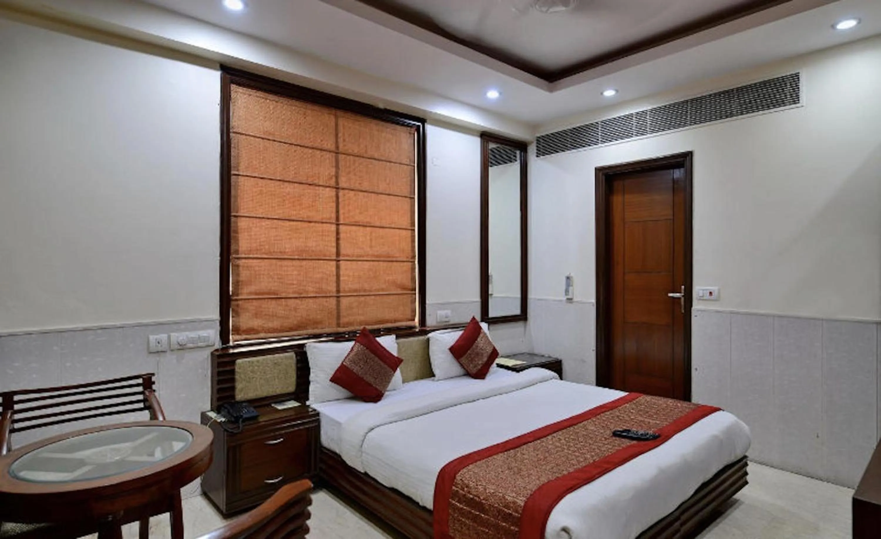 Bed in Hotel The Daanish Residency - Karol Bagh
