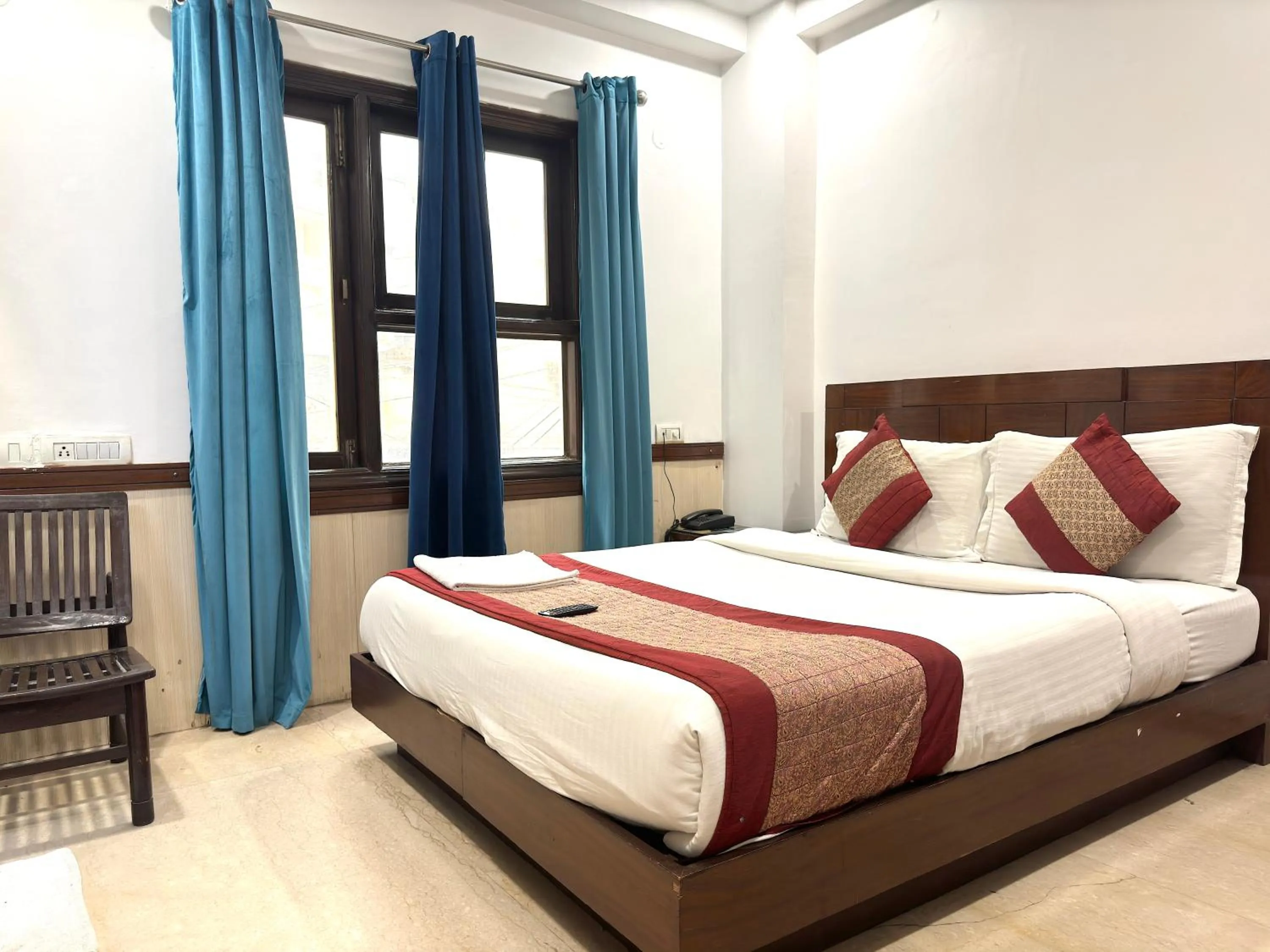 Bed in Hotel The Daanish Residency - Karol Bagh