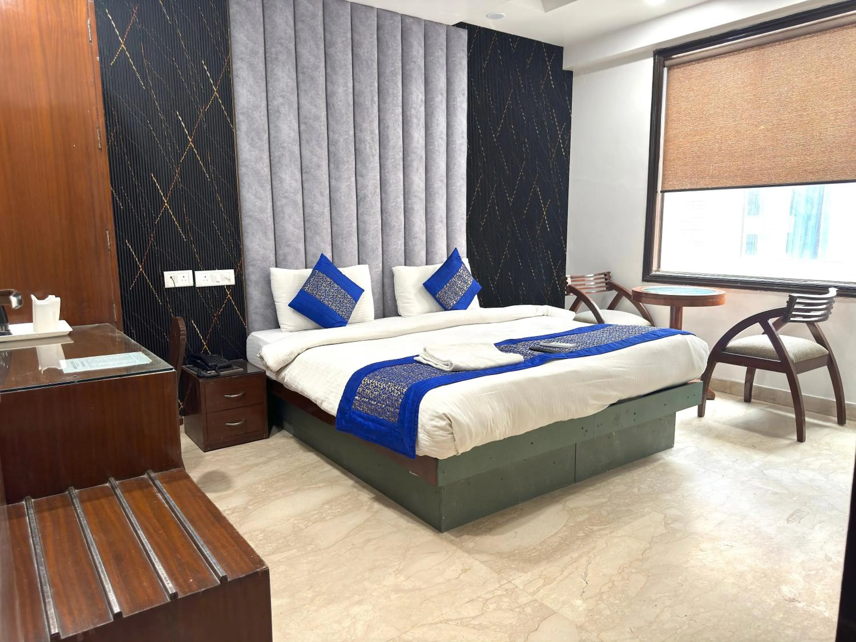 Bed in Hotel The Daanish Residency - Karol Bagh