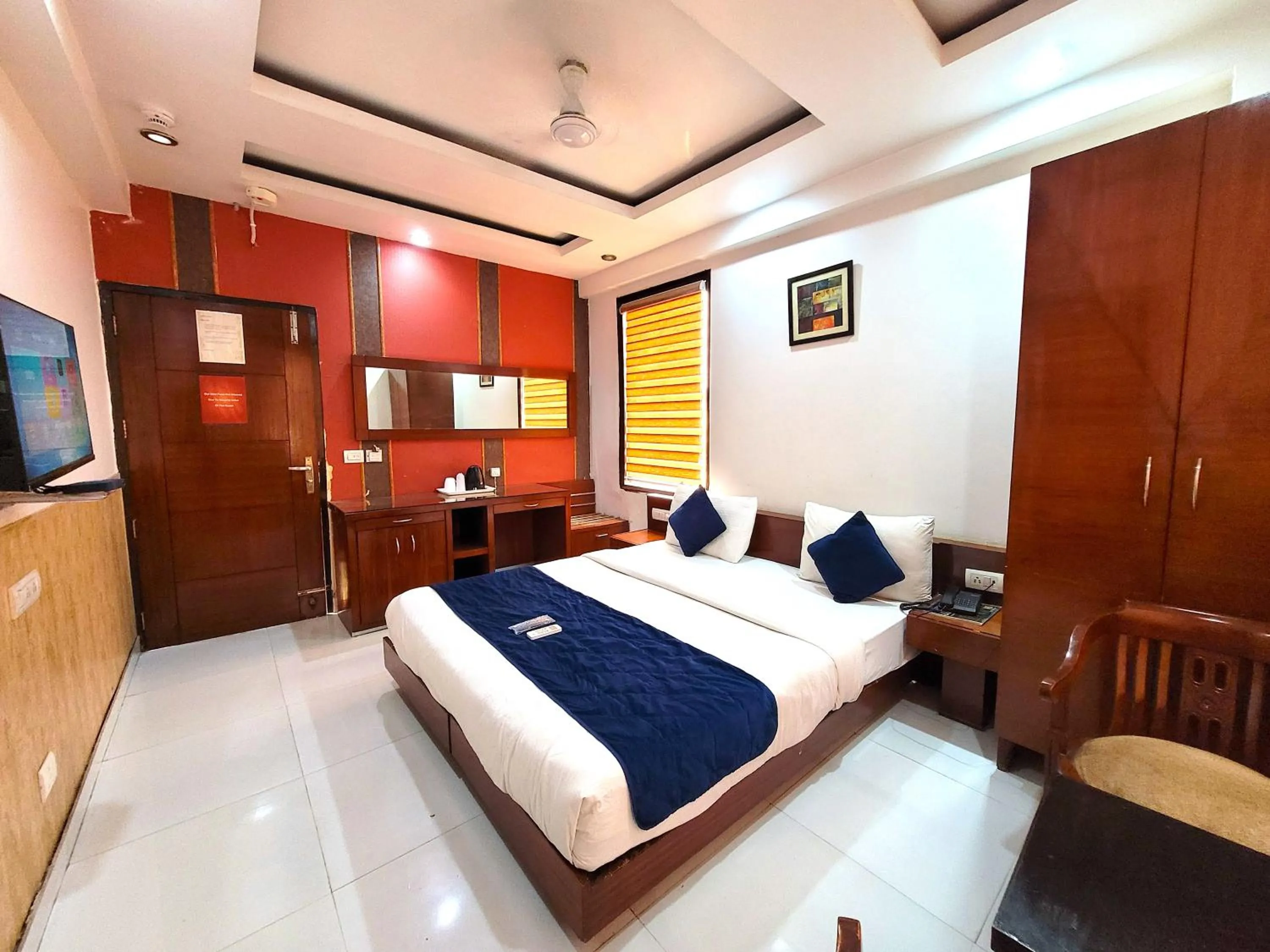 Coffee/tea facilities, Bed in Hotel The Daanish Residency - Karol Bagh