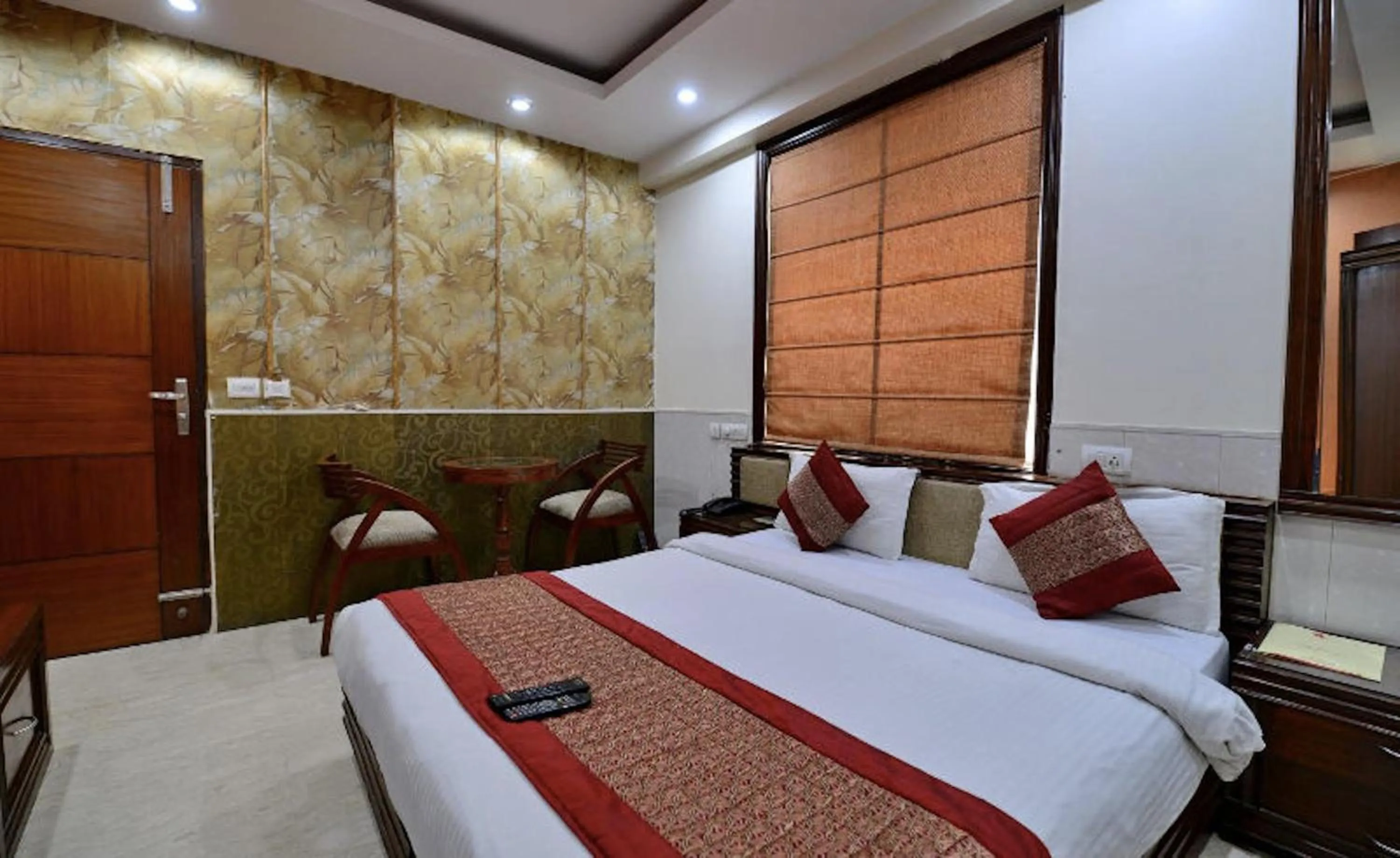 Living room, Bed in Hotel The Daanish Residency - Karol Bagh