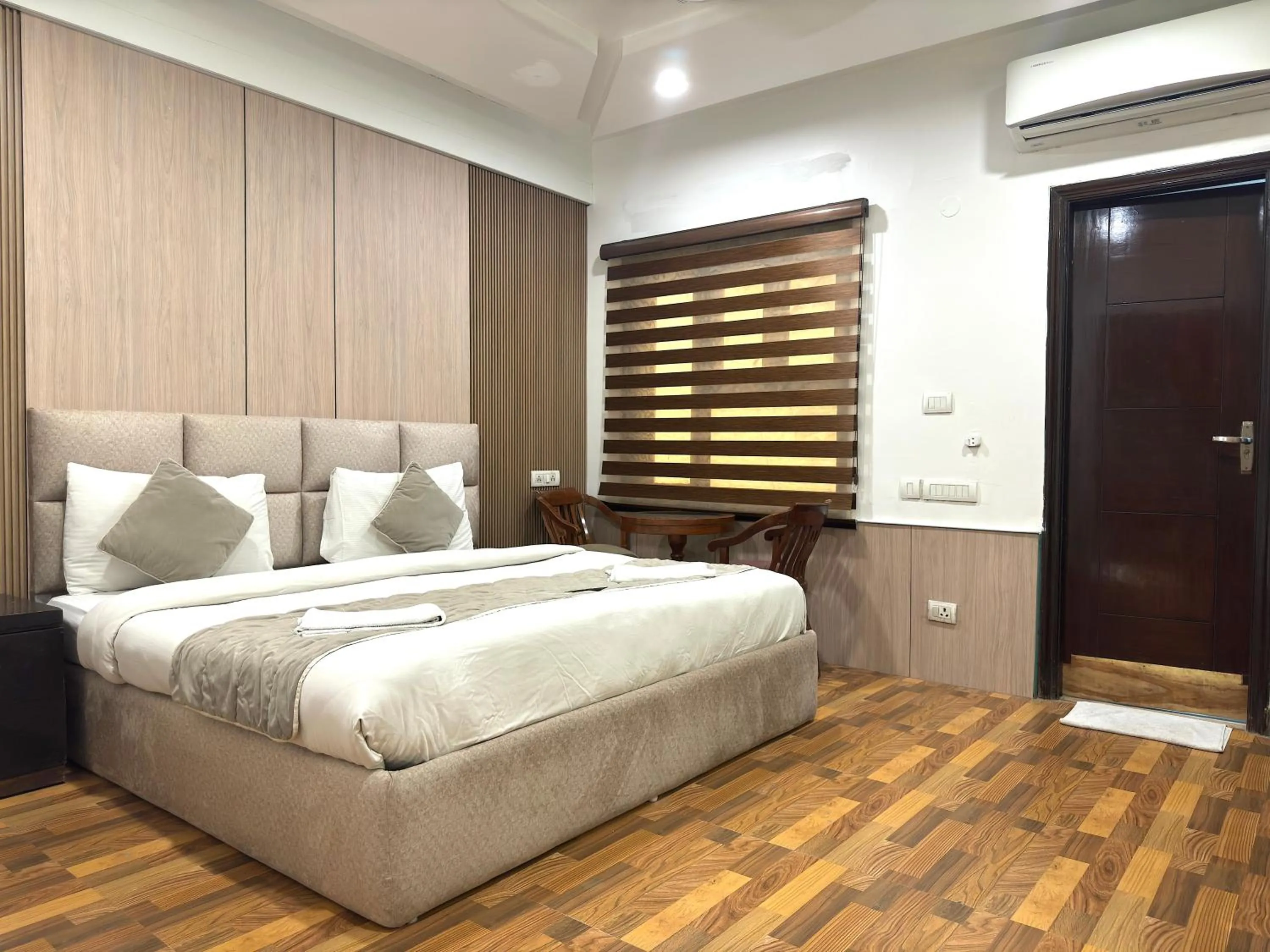 Bed in Hotel The Daanish Residency - Karol Bagh