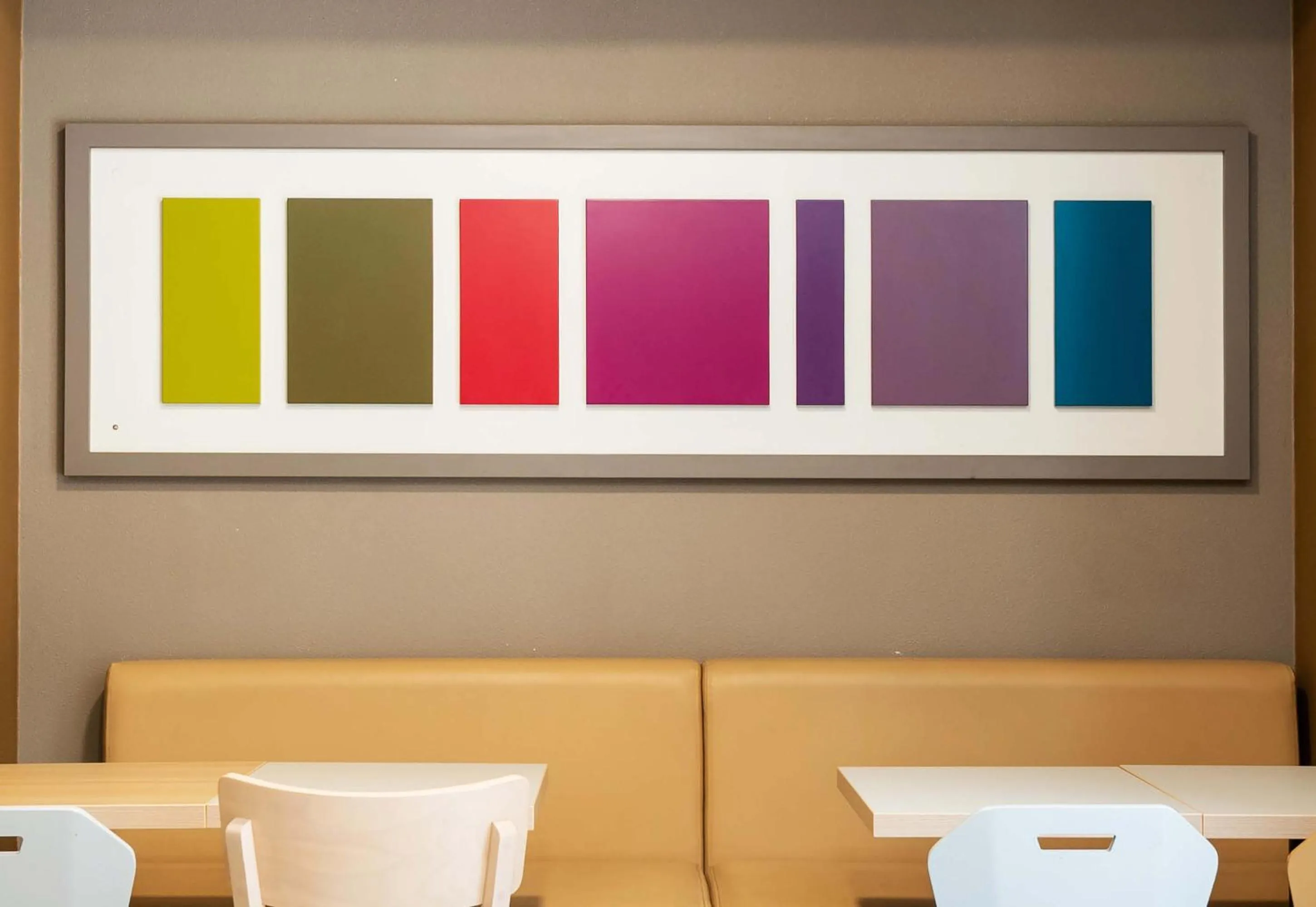 Restaurant/places to eat in B&B HOTEL Castres Centre Gambetta