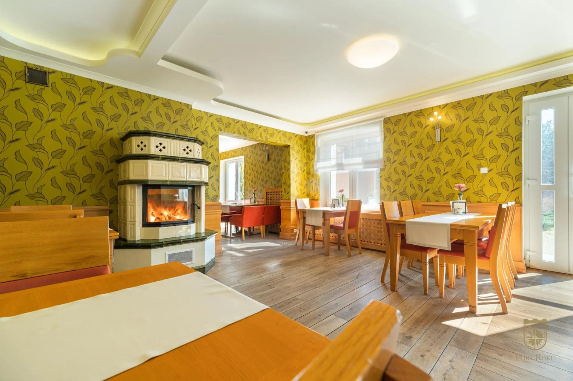 Restaurant/places to eat in Hotel Pory Roku