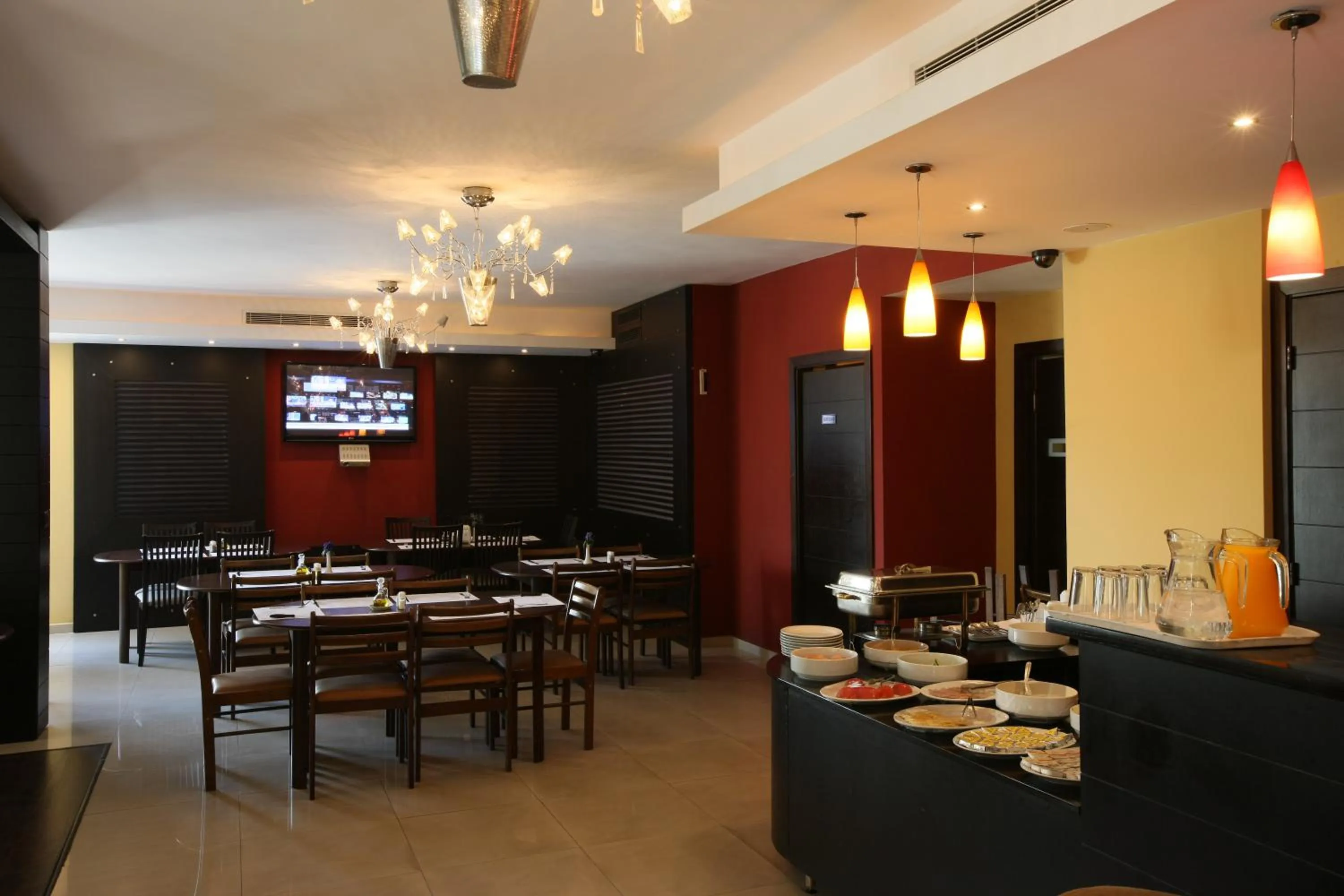 Restaurant/places to eat in Zoukotel Hotel