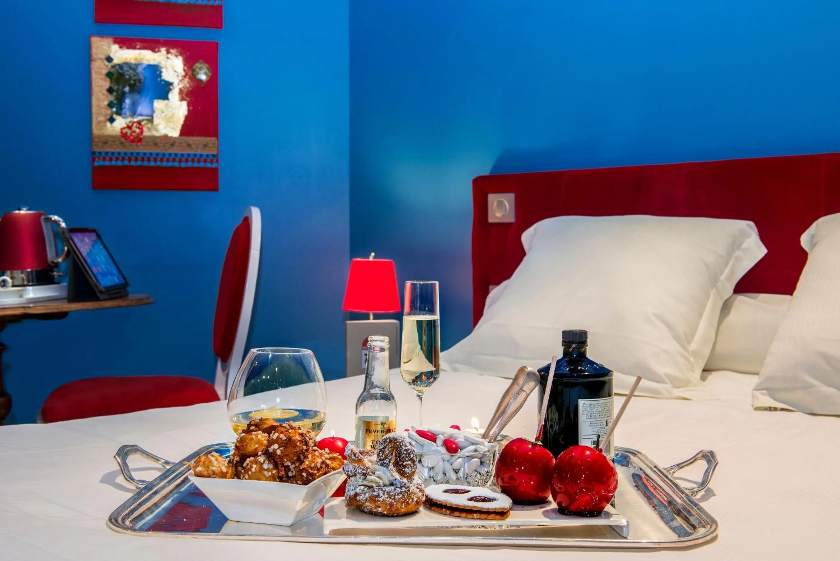 Photo of the whole room, Bed in Frédéric Carrion - Cuisine, Hôtel & Spa