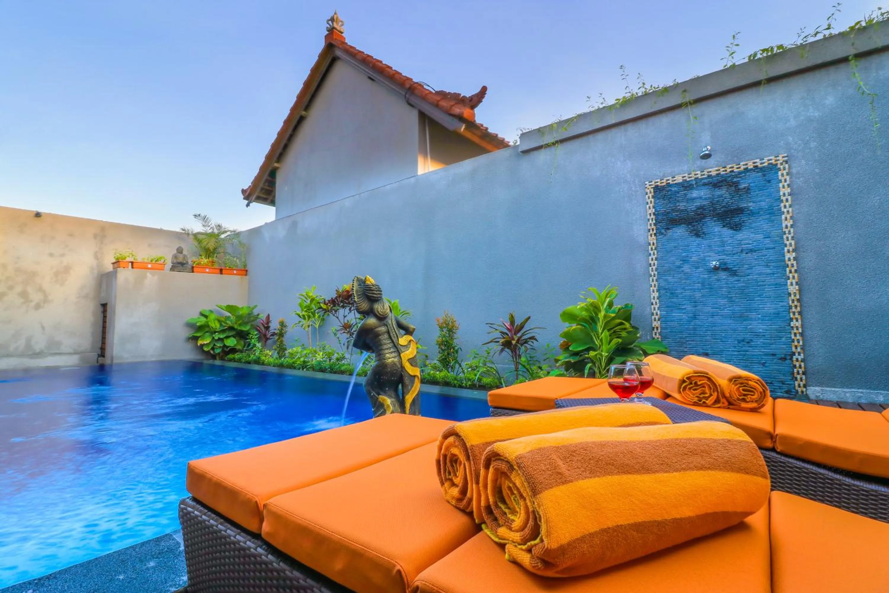 Swimming pool in Taman Amertha Villas by Maha Bali