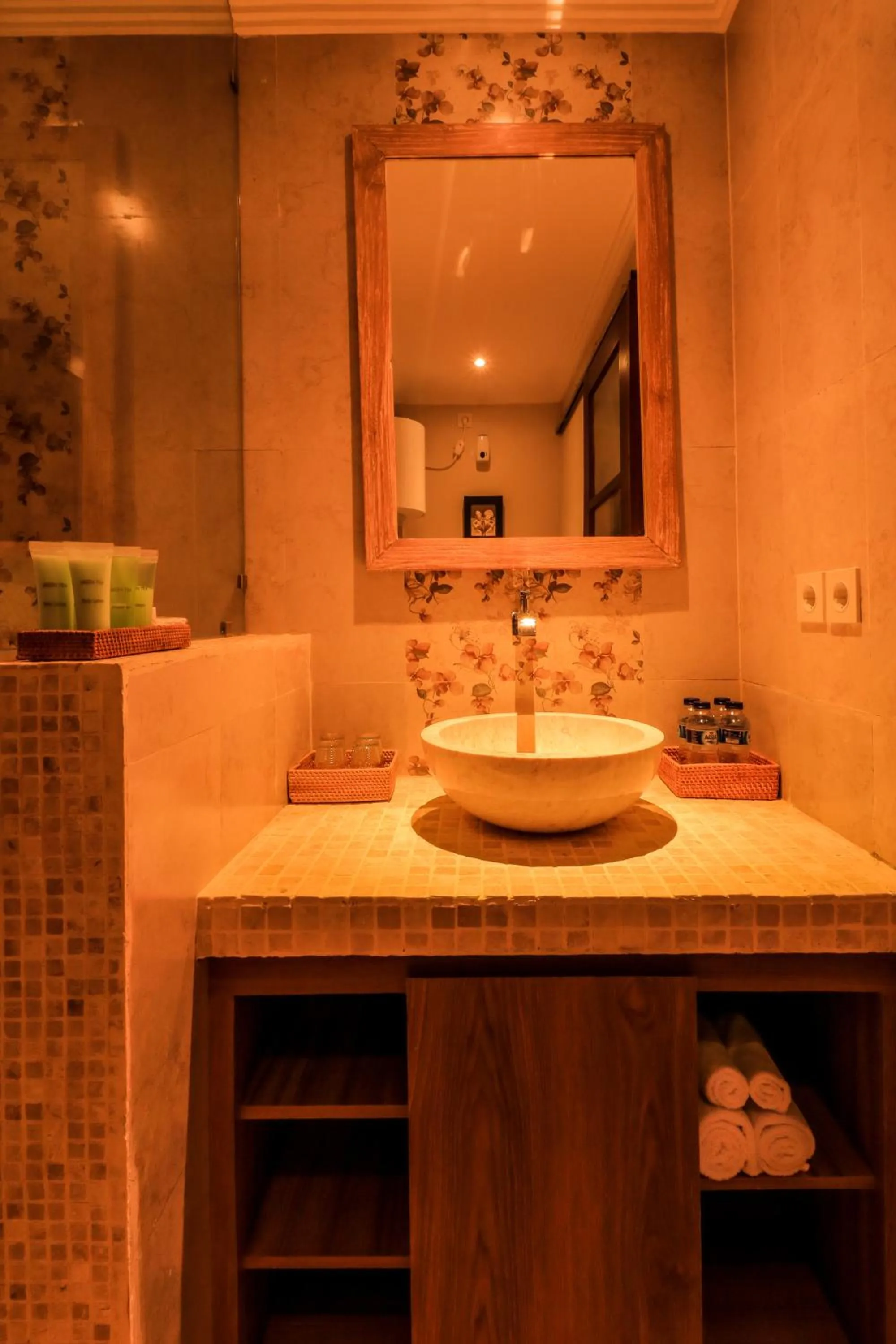 Bathroom in Taman Amertha Villas by Maha Bali