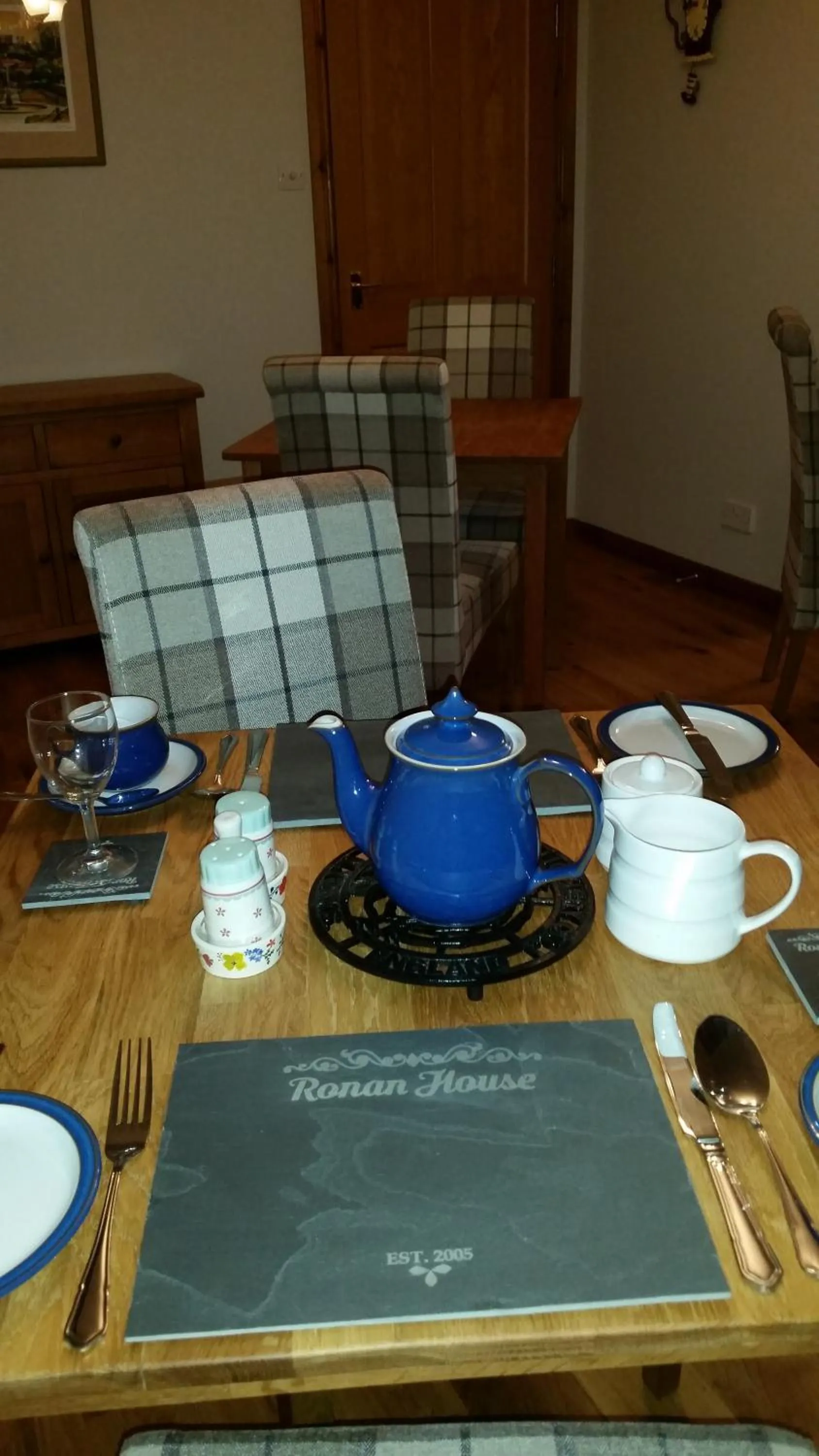 Dining area in B&B Ronan House