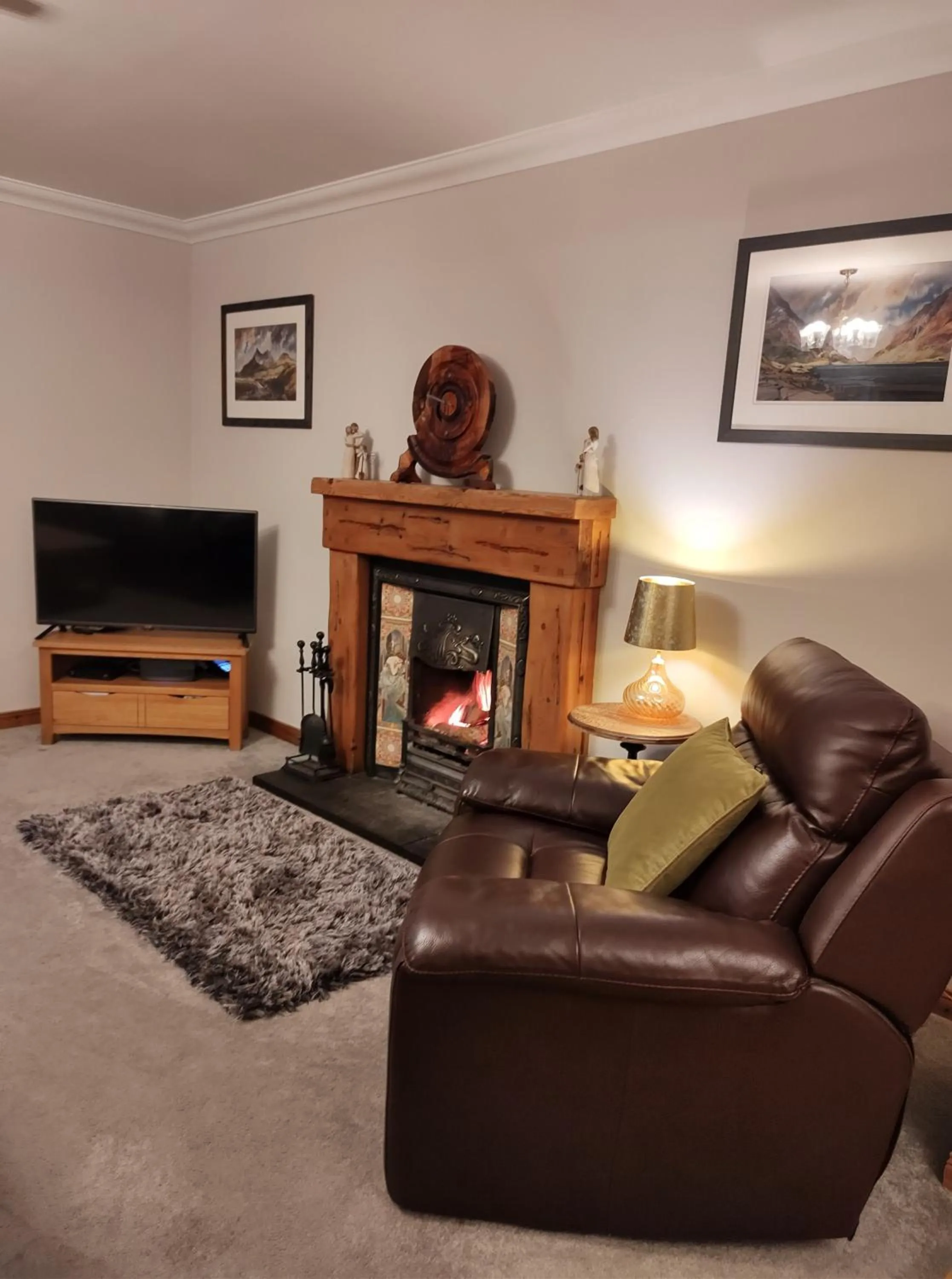 Communal lounge/ TV room in B&B Ronan House