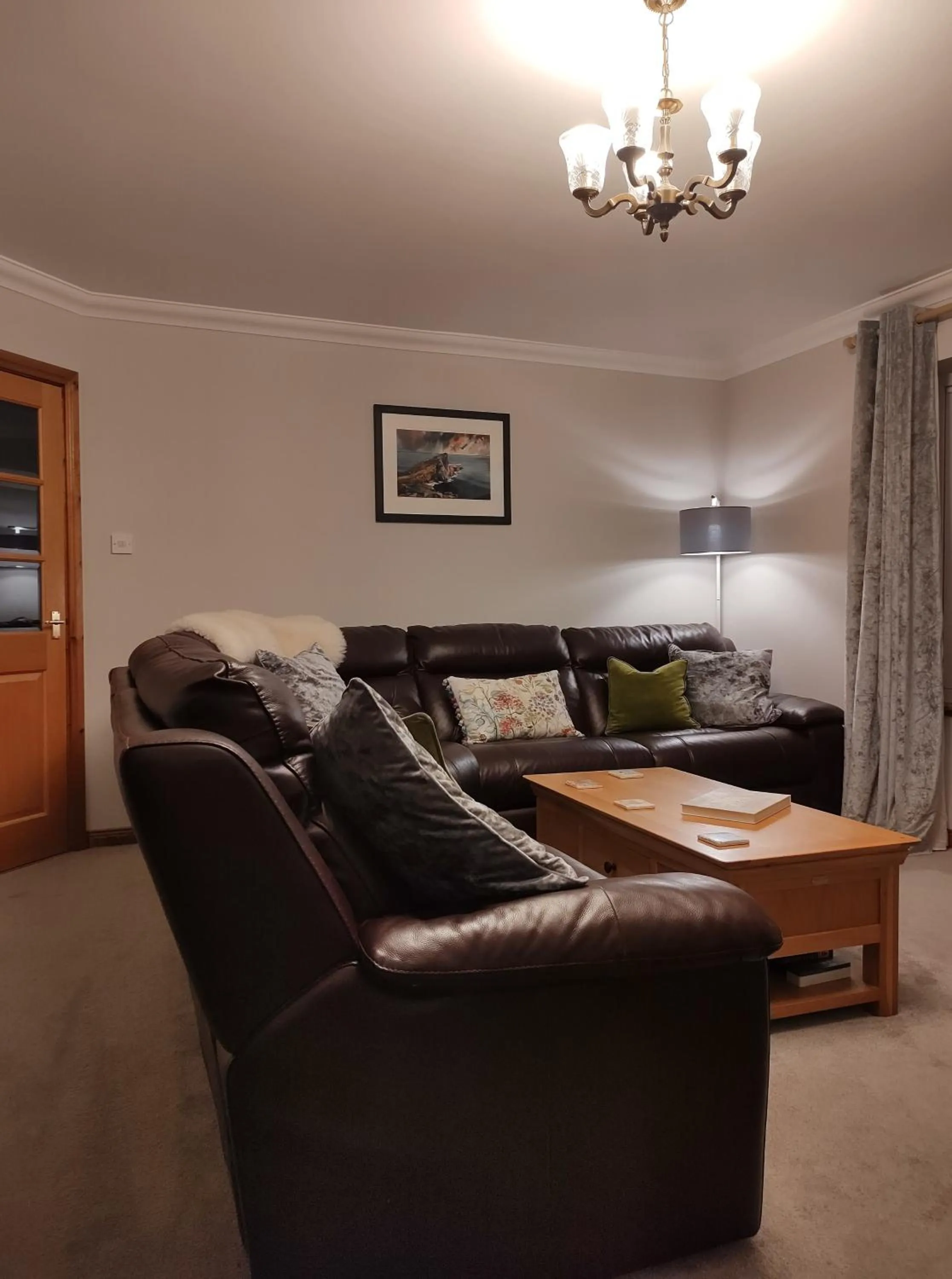 Communal lounge/ TV room in B&B Ronan House