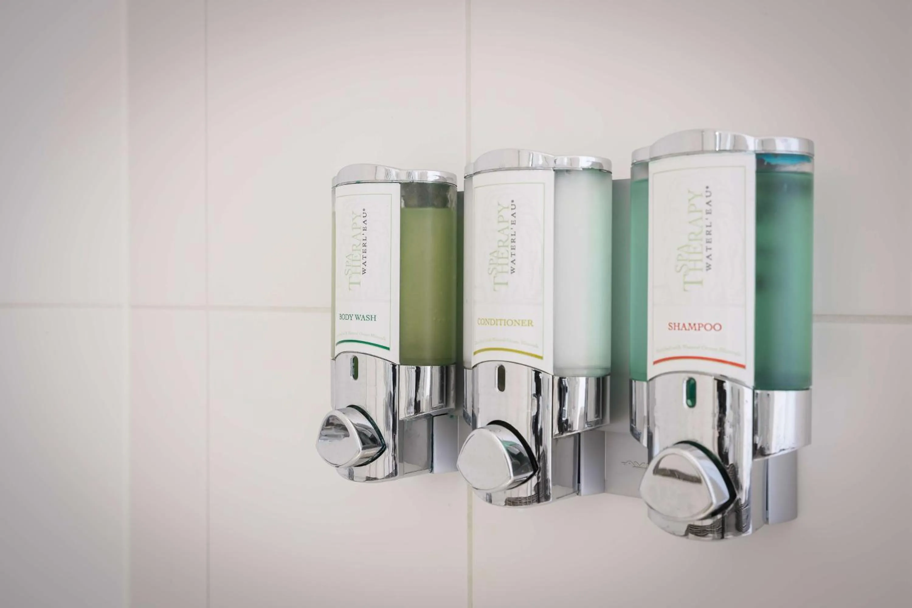 Bathroom in Hampton by Hilton Amsterdam Centre East