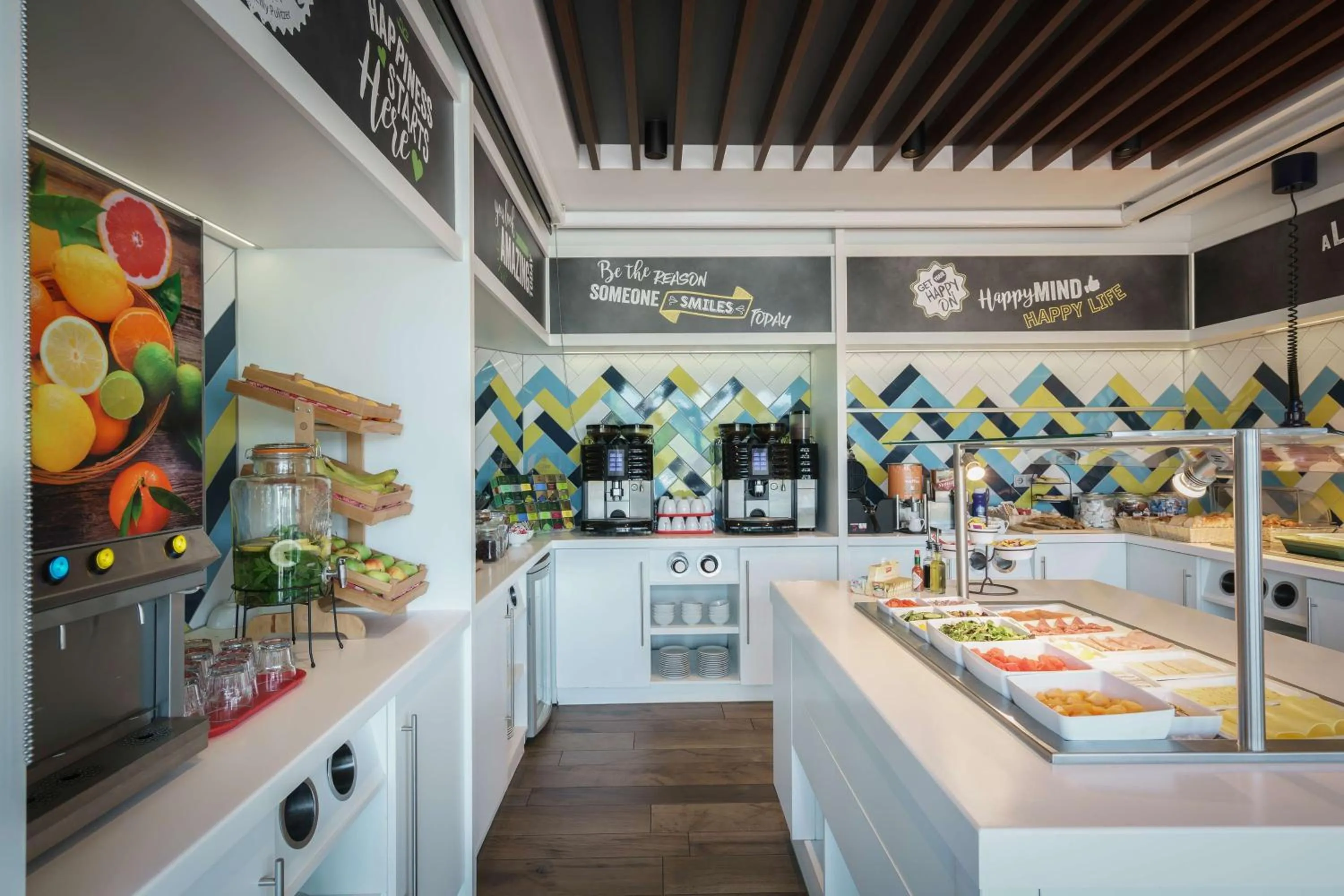 Breakfast in Hampton by Hilton Amsterdam Centre East