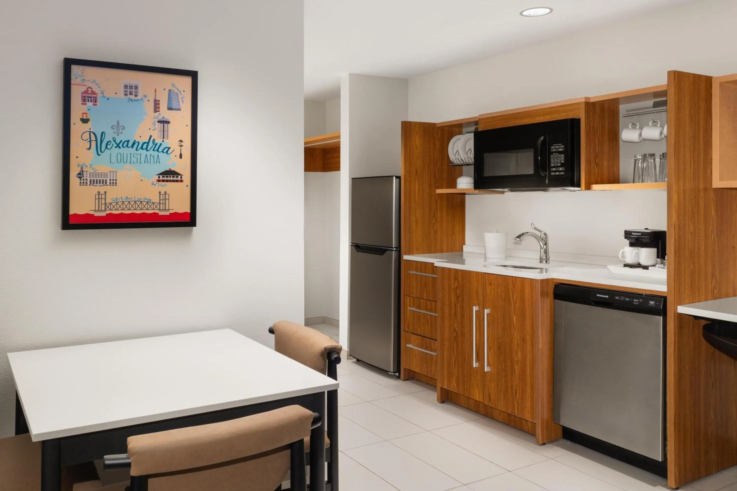 Kitchen or kitchenette in Home2 Suites by Hilton Alexandria