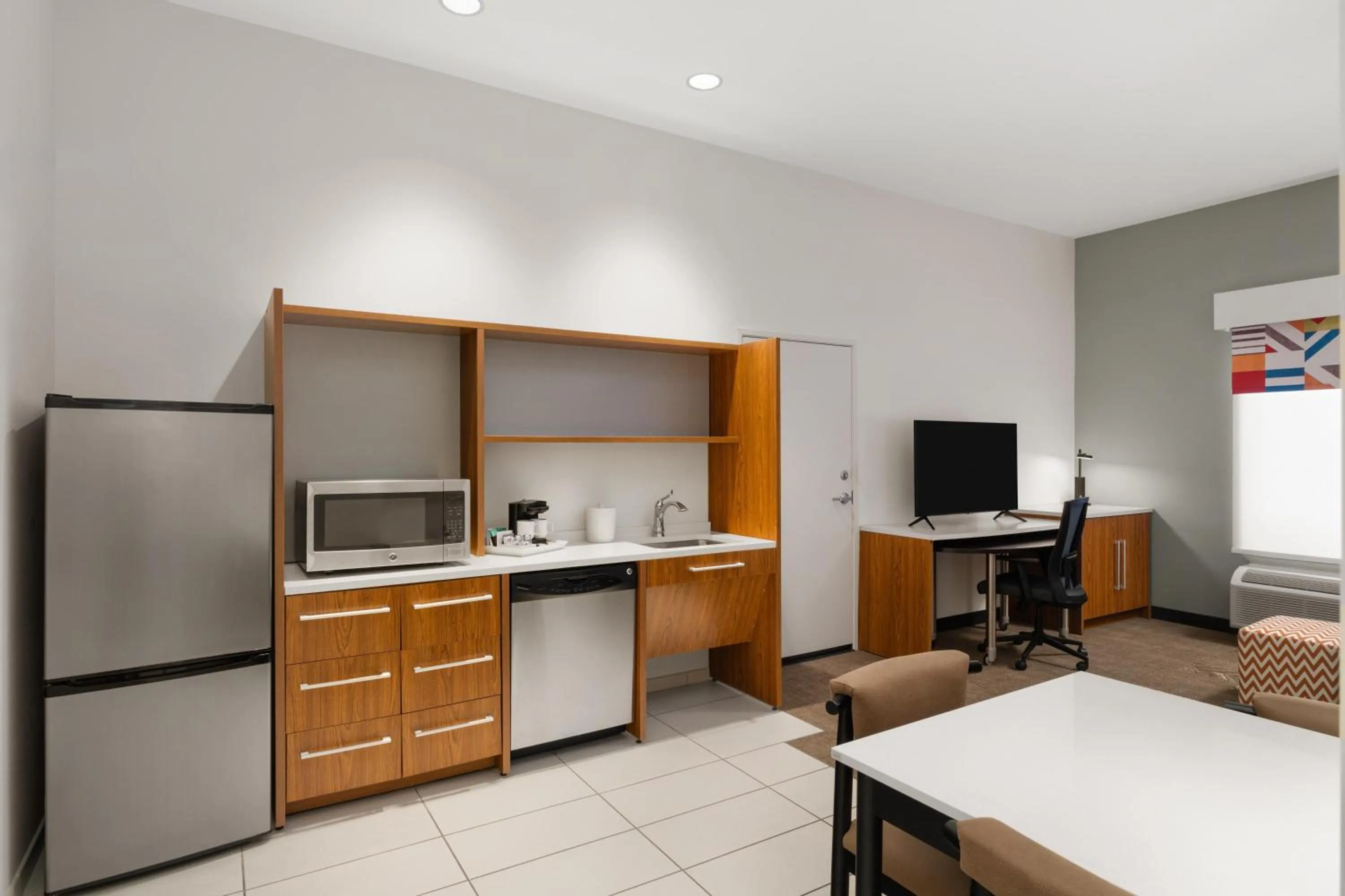 Bedroom in Home2 Suites by Hilton Alexandria