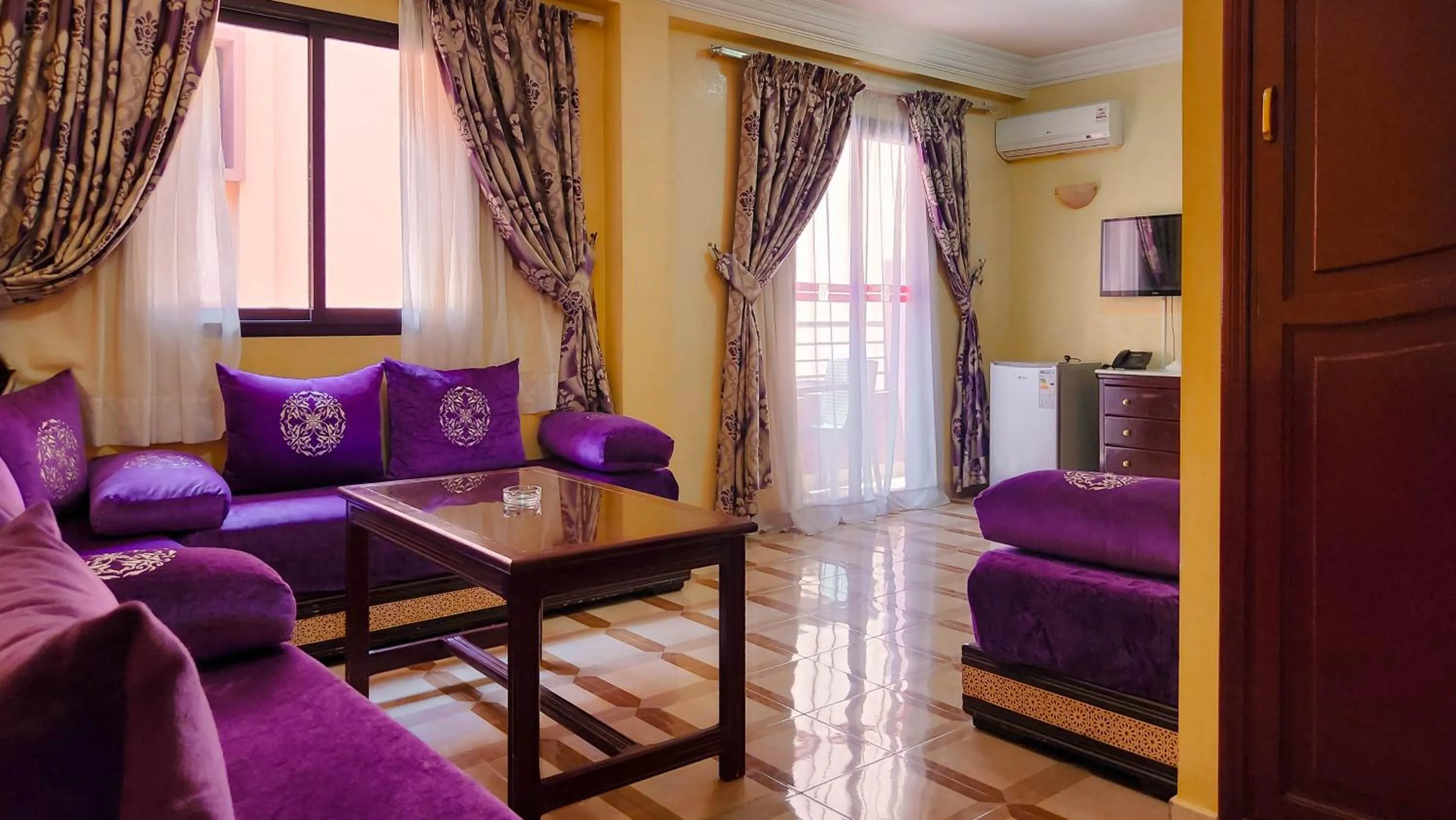 Hôtel Les Ambassadeurs