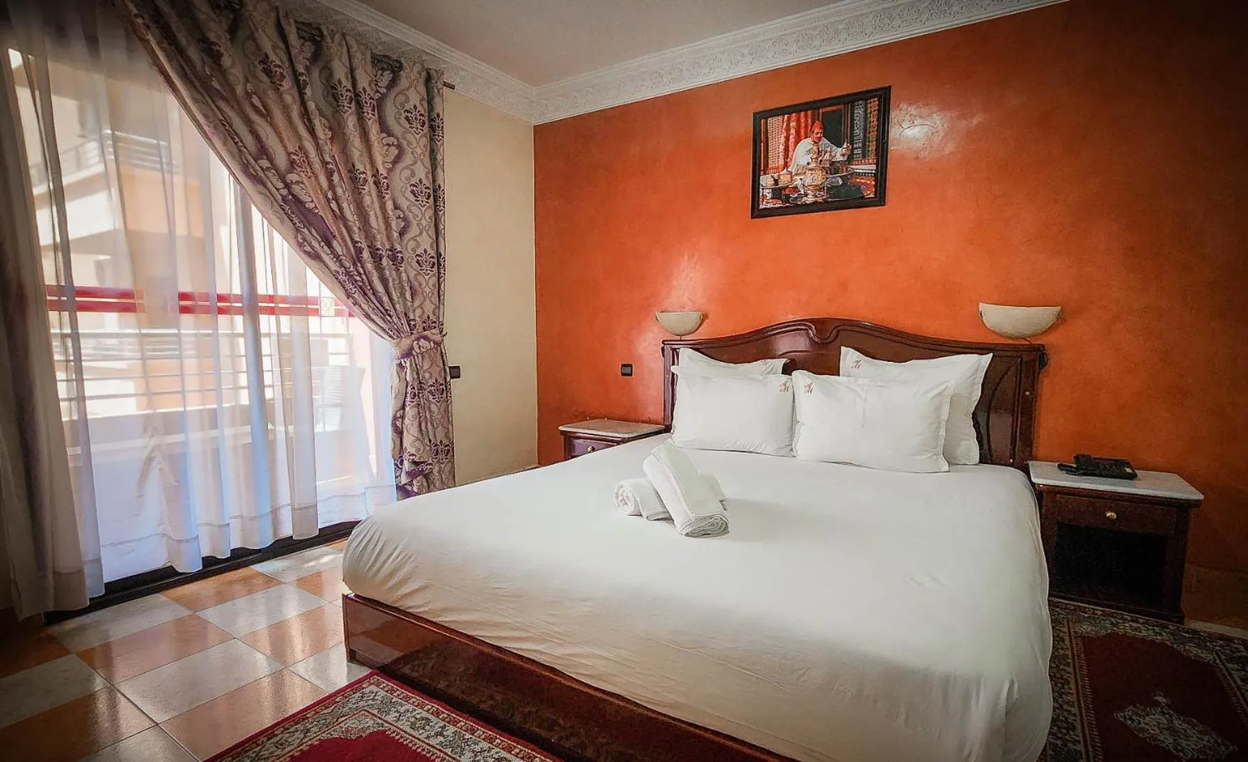 Bed in Hôtel Les Ambassadeurs