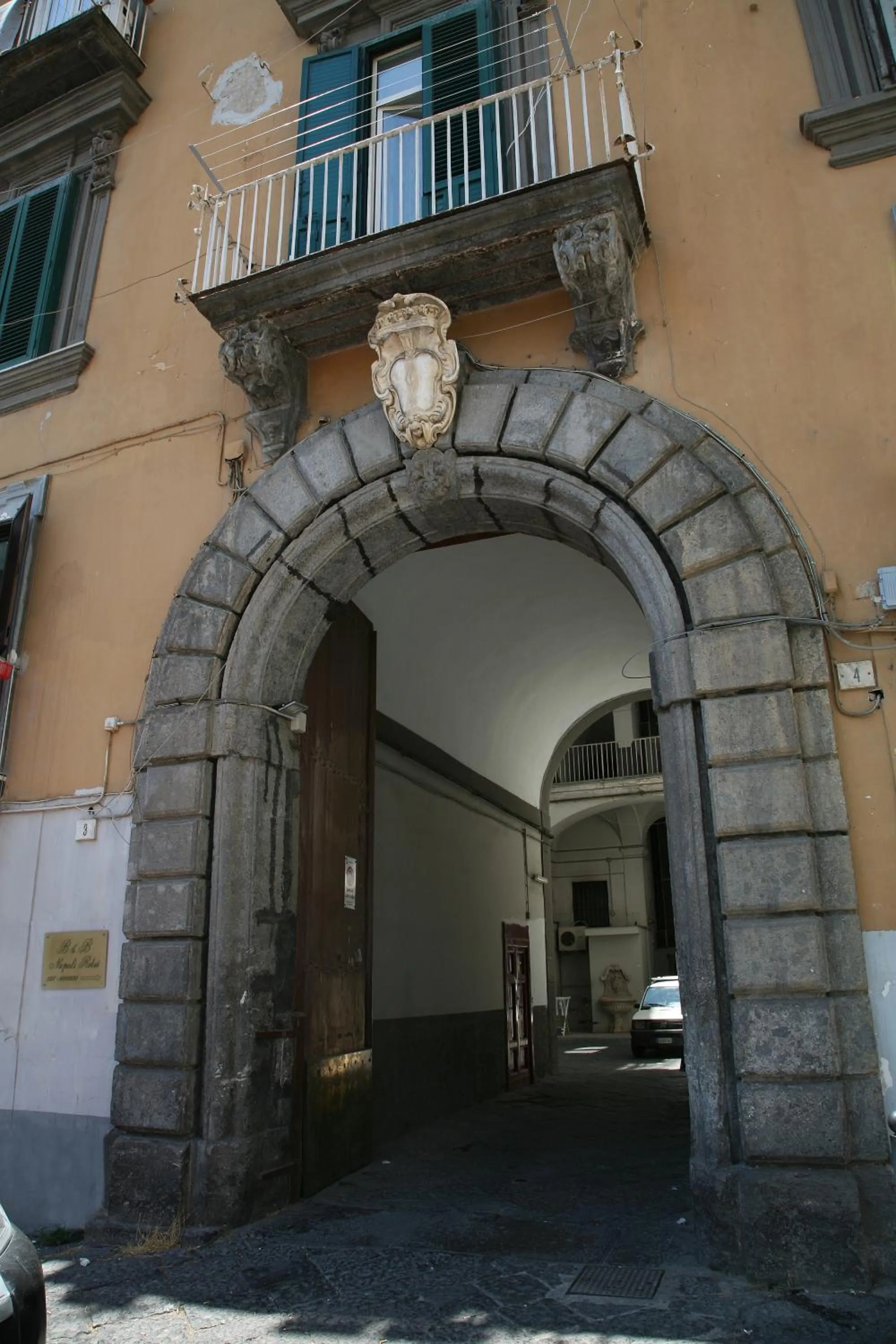 Facade/entrance in Napoli Retro