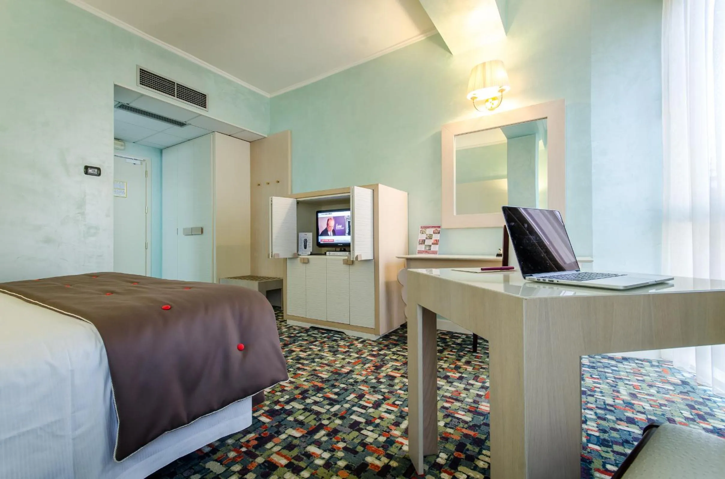 Photo of the whole room, Bed in Hotel Ovidius