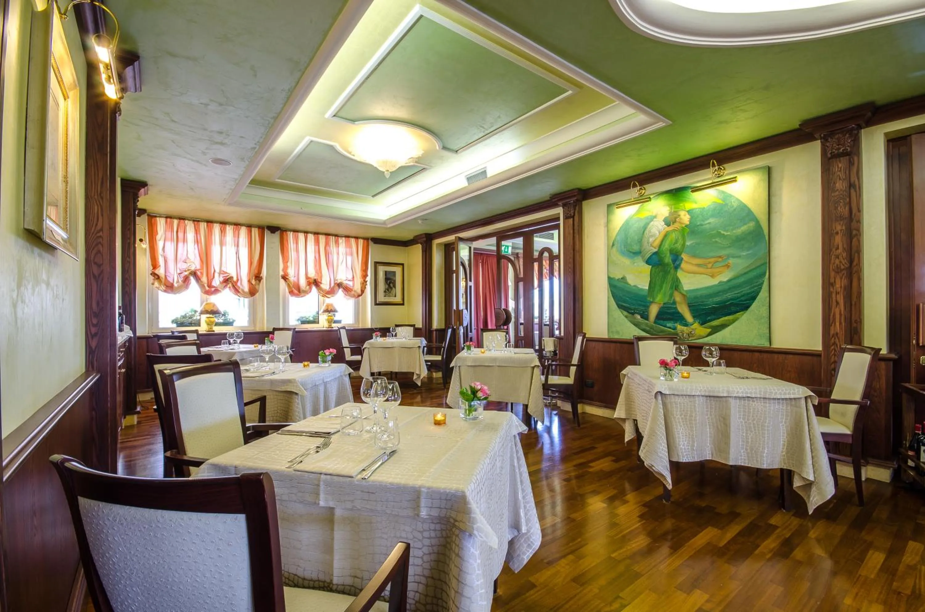 Restaurant/places to eat in Hotel Ovidius
