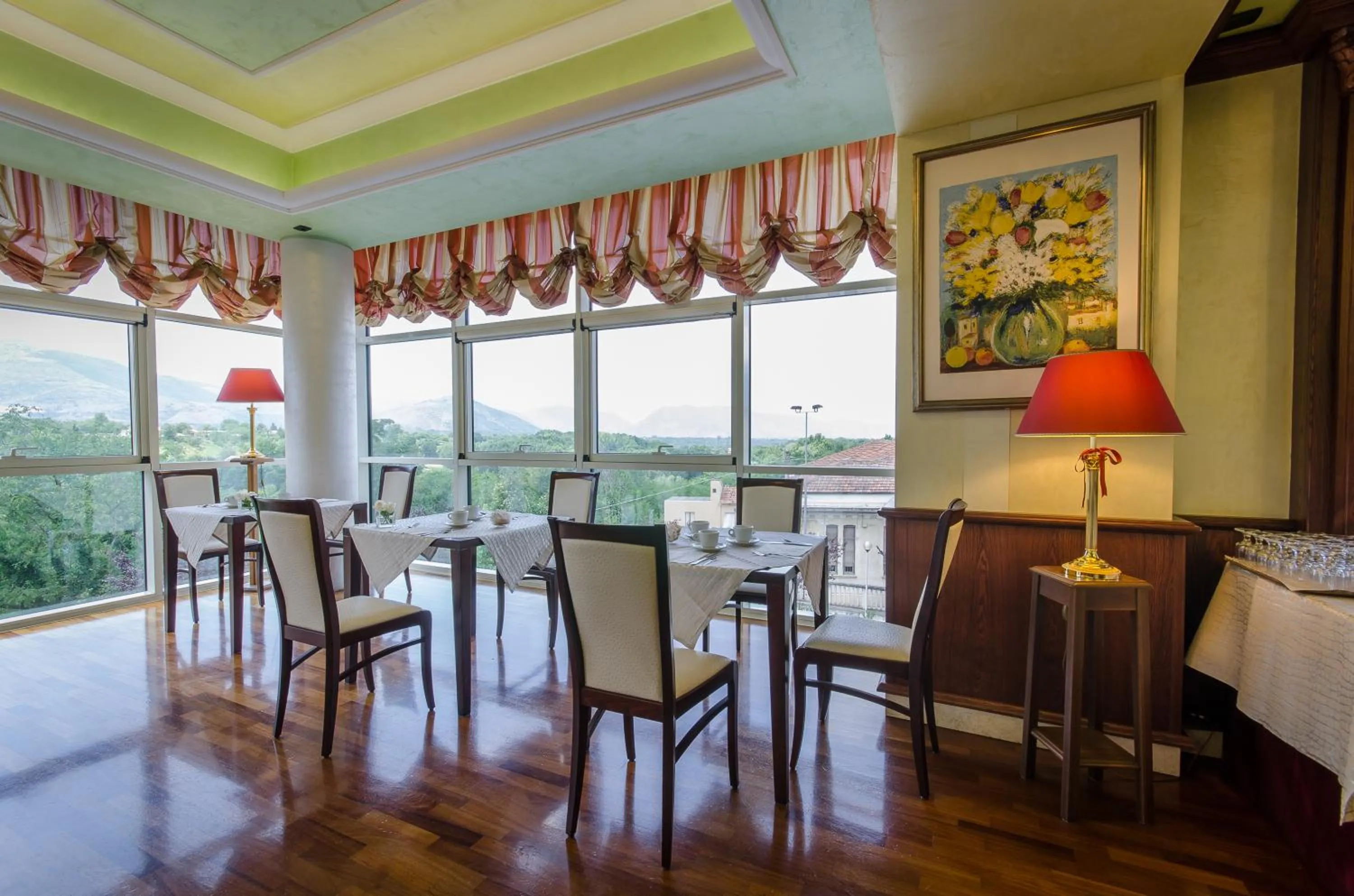 Restaurant/places to eat in Hotel Ovidius