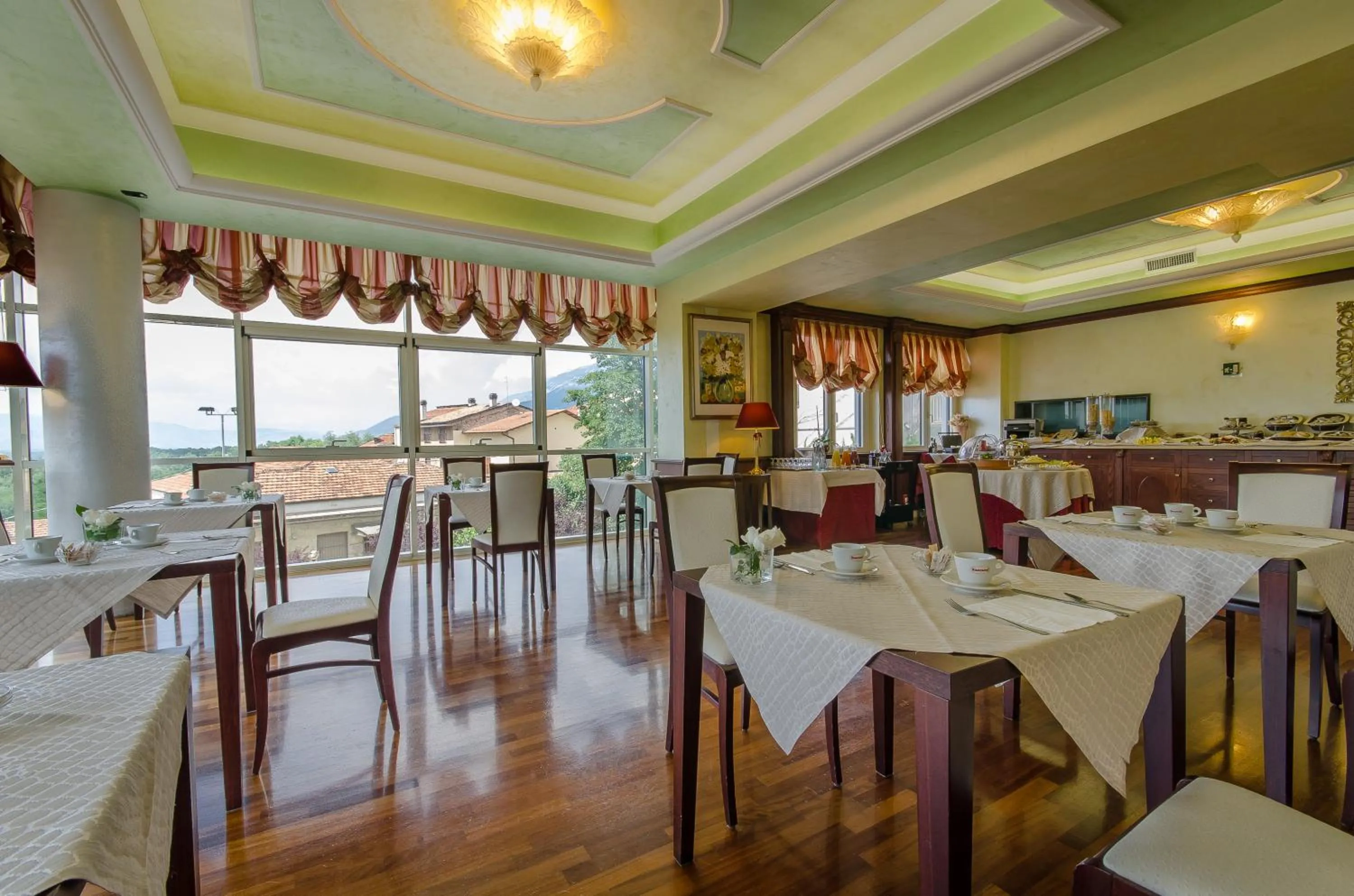 Restaurant/places to eat in Hotel Ovidius