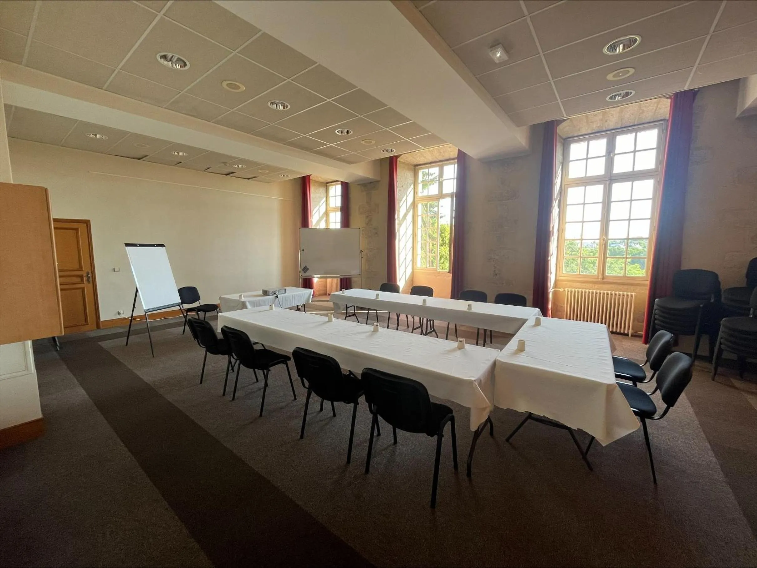 Meeting/conference room in Hôtellerie Saint Yves