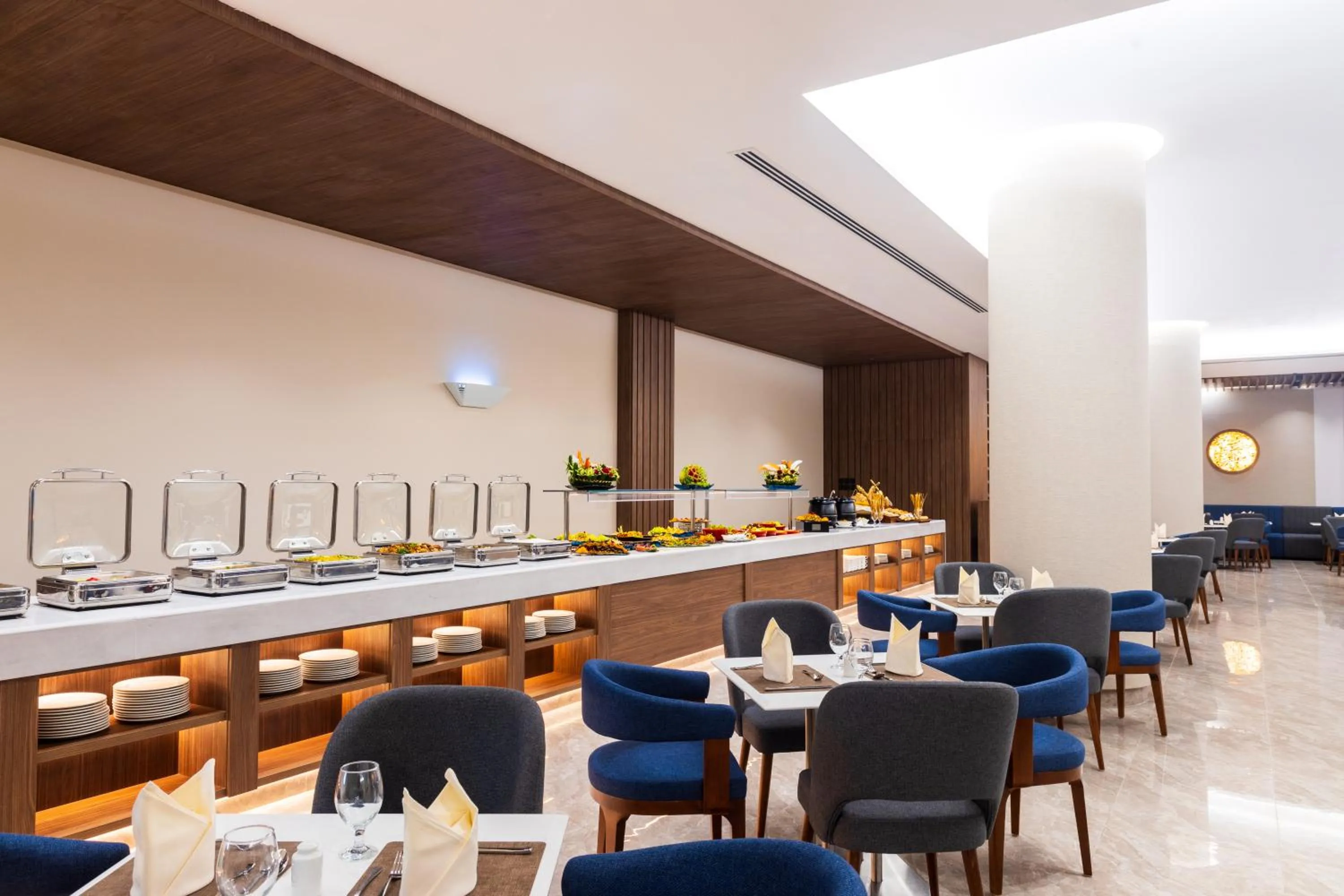 Restaurant/places to eat in MD Hotel By Gewan