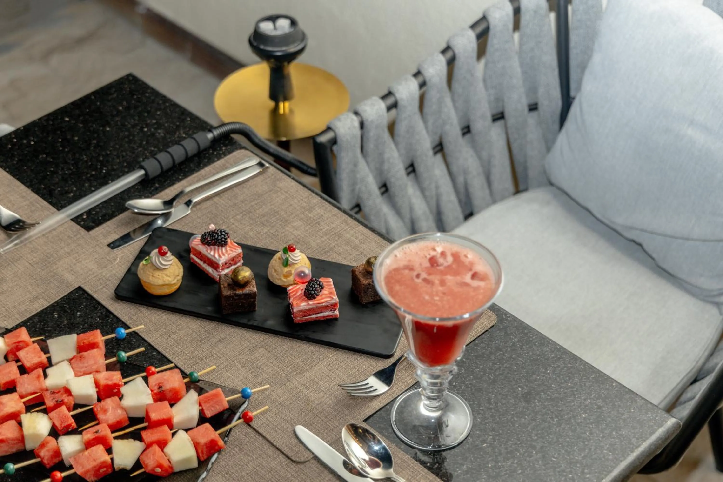 Restaurant/places to eat in MD Hotel By Gewan