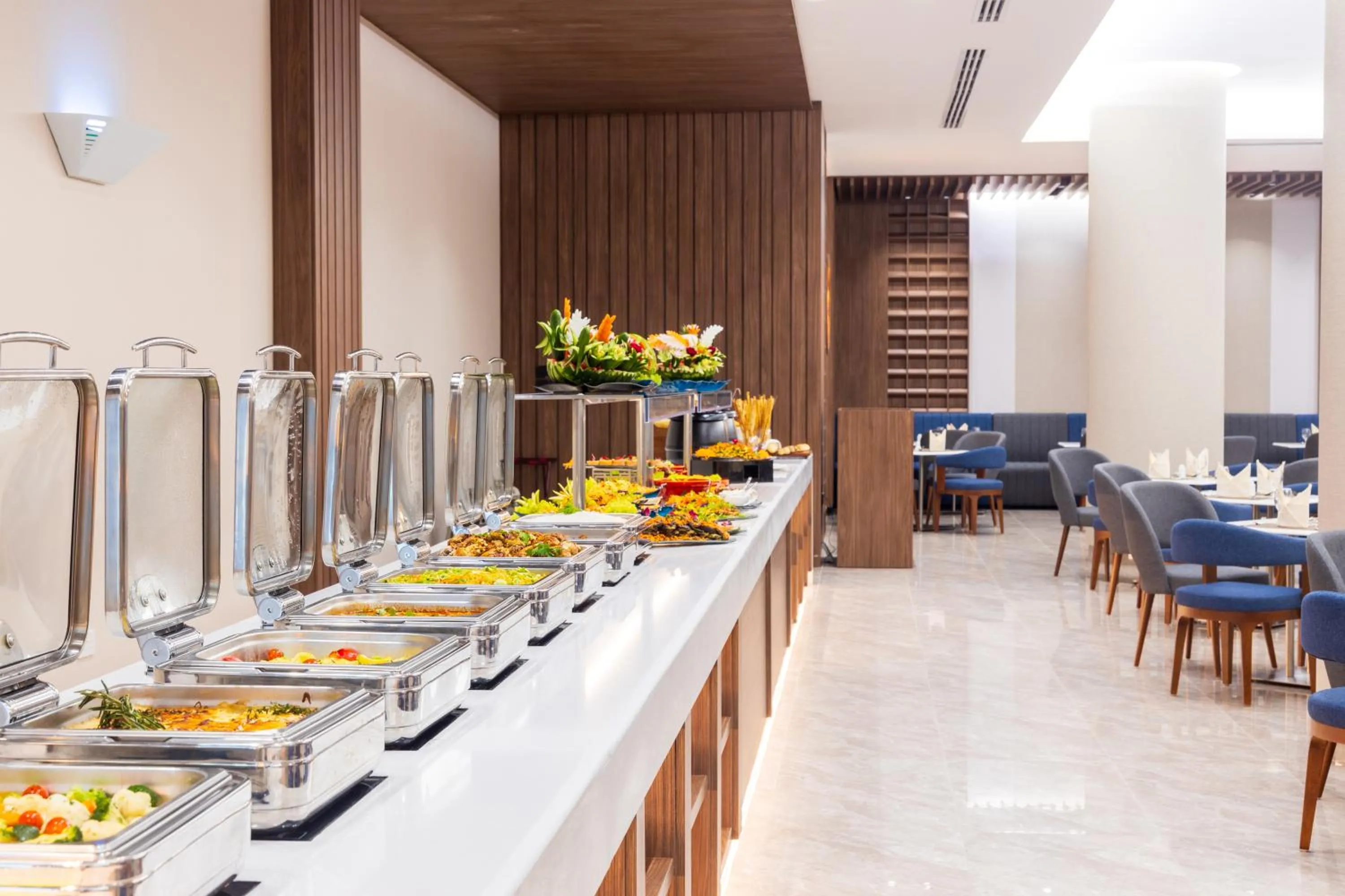 Restaurant/places to eat in MD Hotel By Gewan