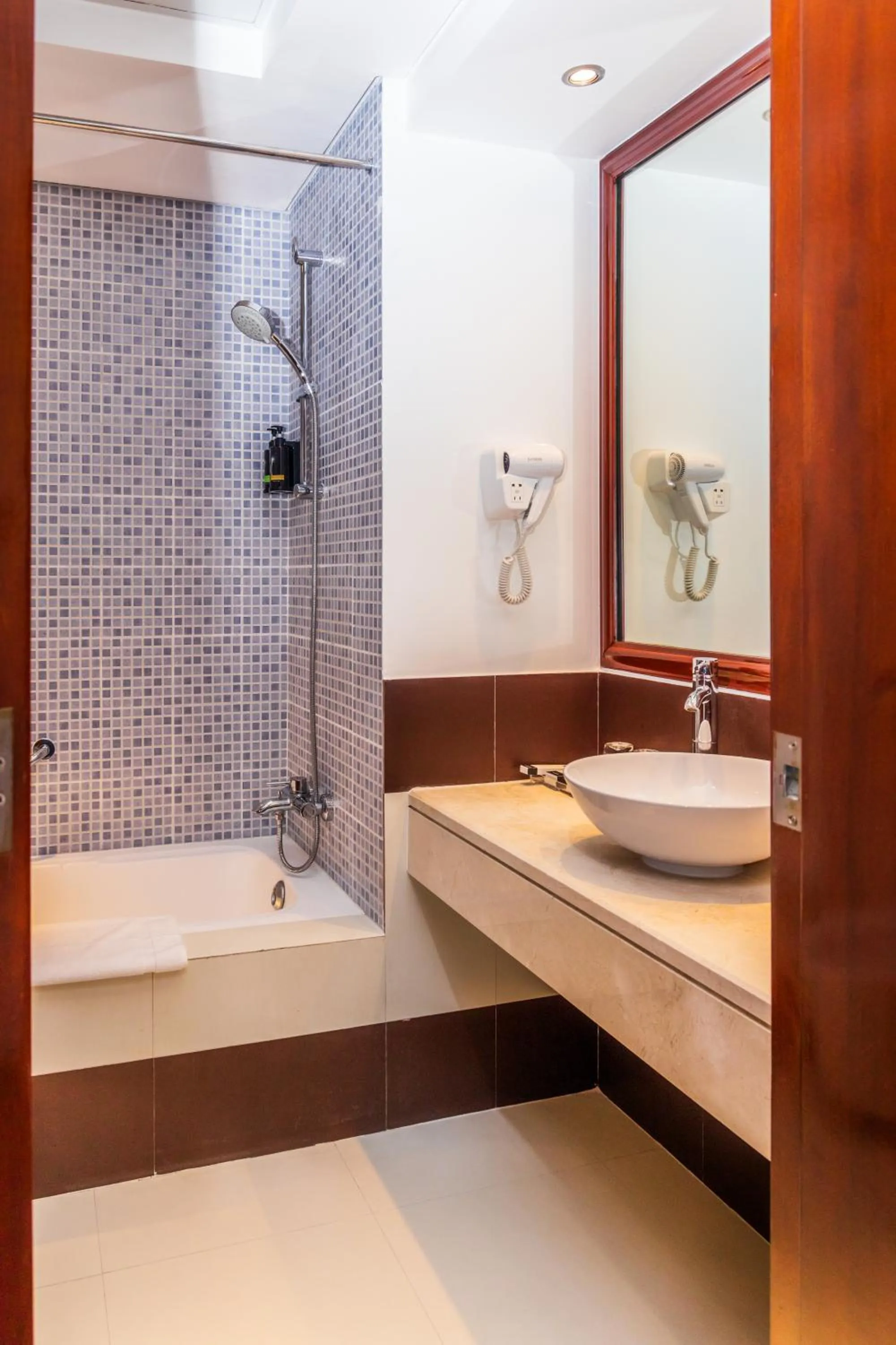 Shower in MD Hotel By Gewan