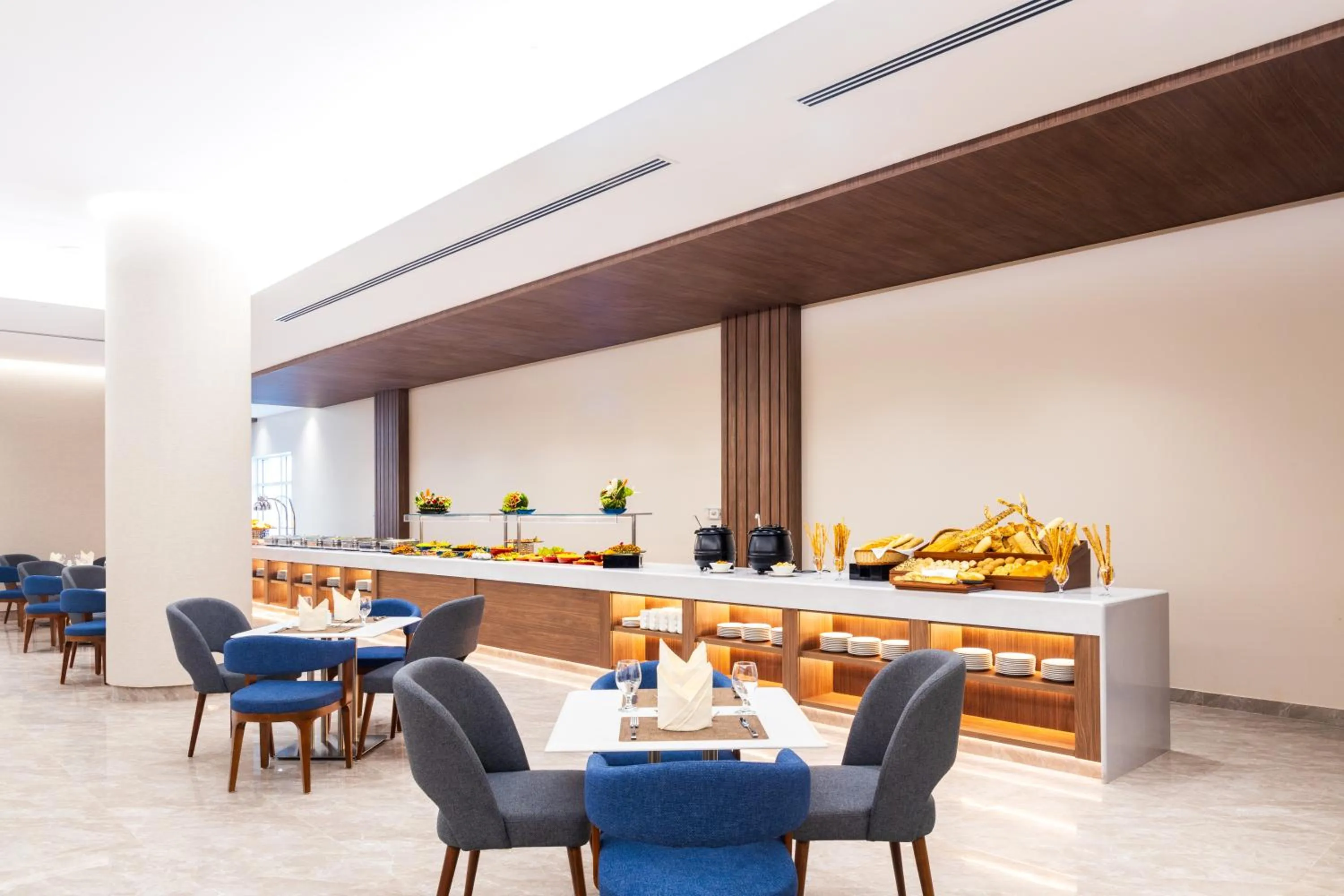 Restaurant/places to eat in MD Hotel By Gewan