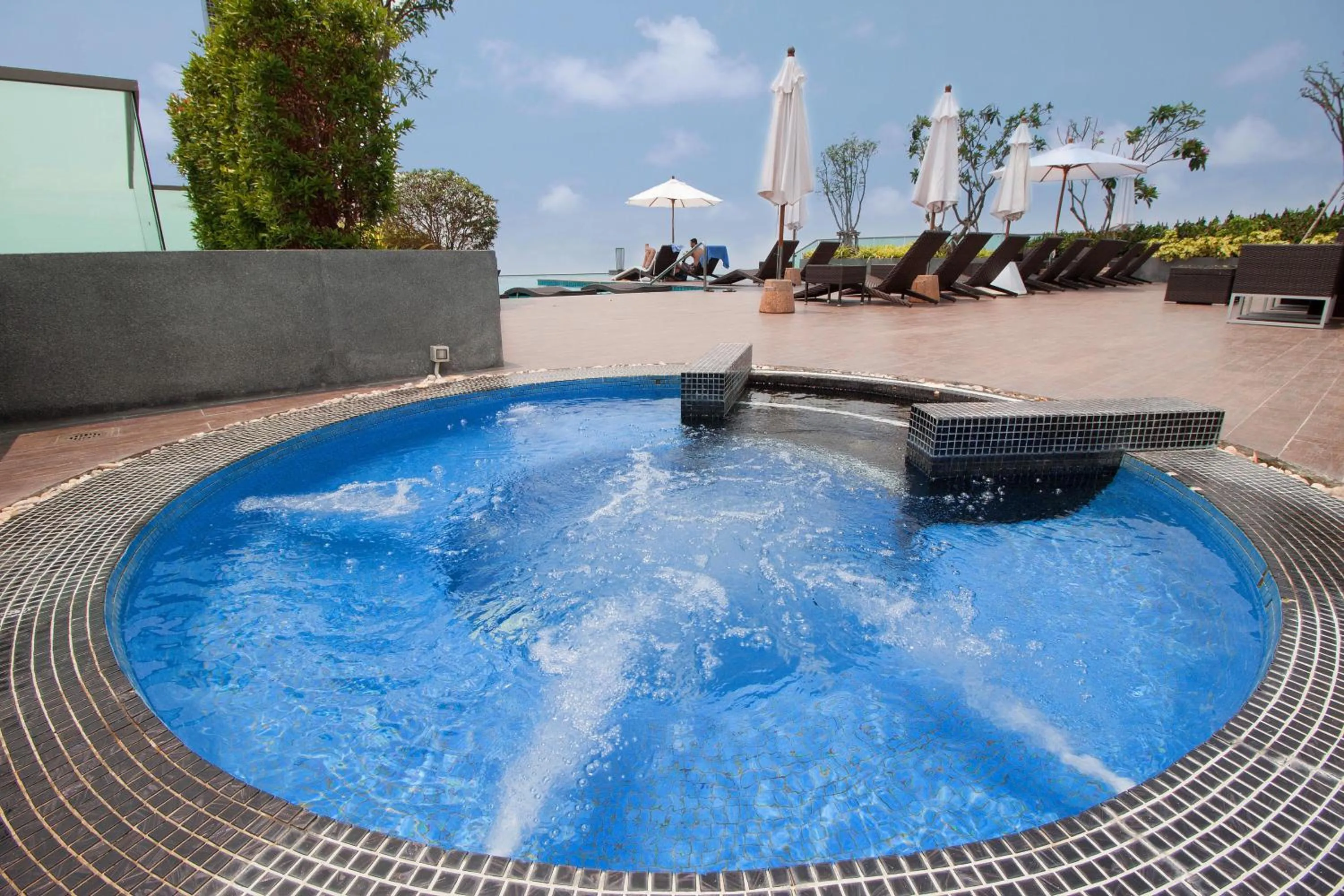 Swimming pool in Wongamat Tower by Pattaya Sunny Rentals