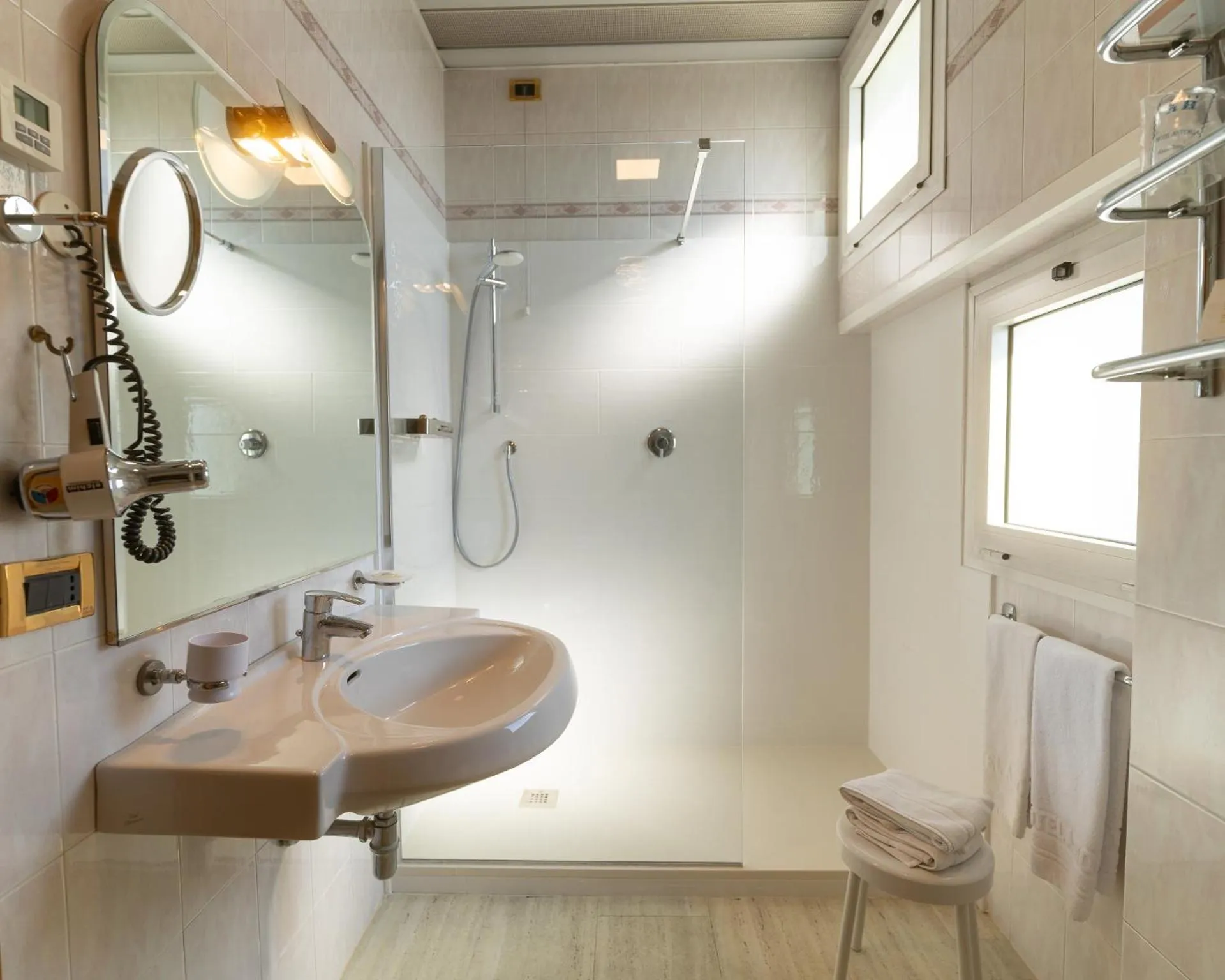 Shower in Hotel Abano Astoria