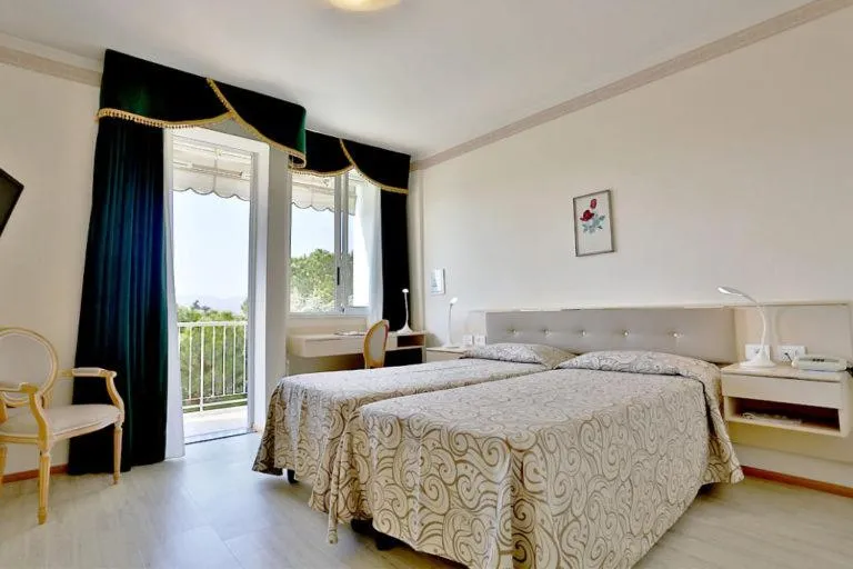 Bed in Hotel Abano Astoria