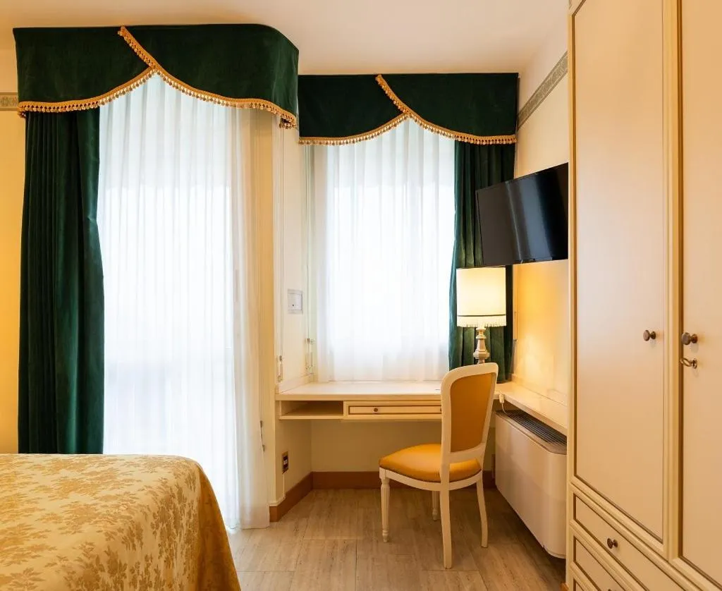 TV and multimedia, Bed in Hotel Abano Astoria