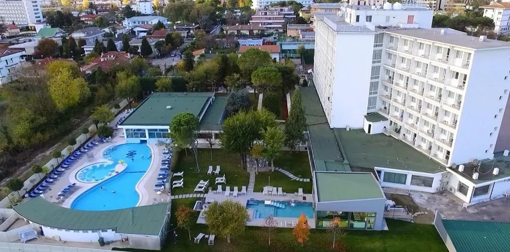 Pool view in Hotel Abano Astoria